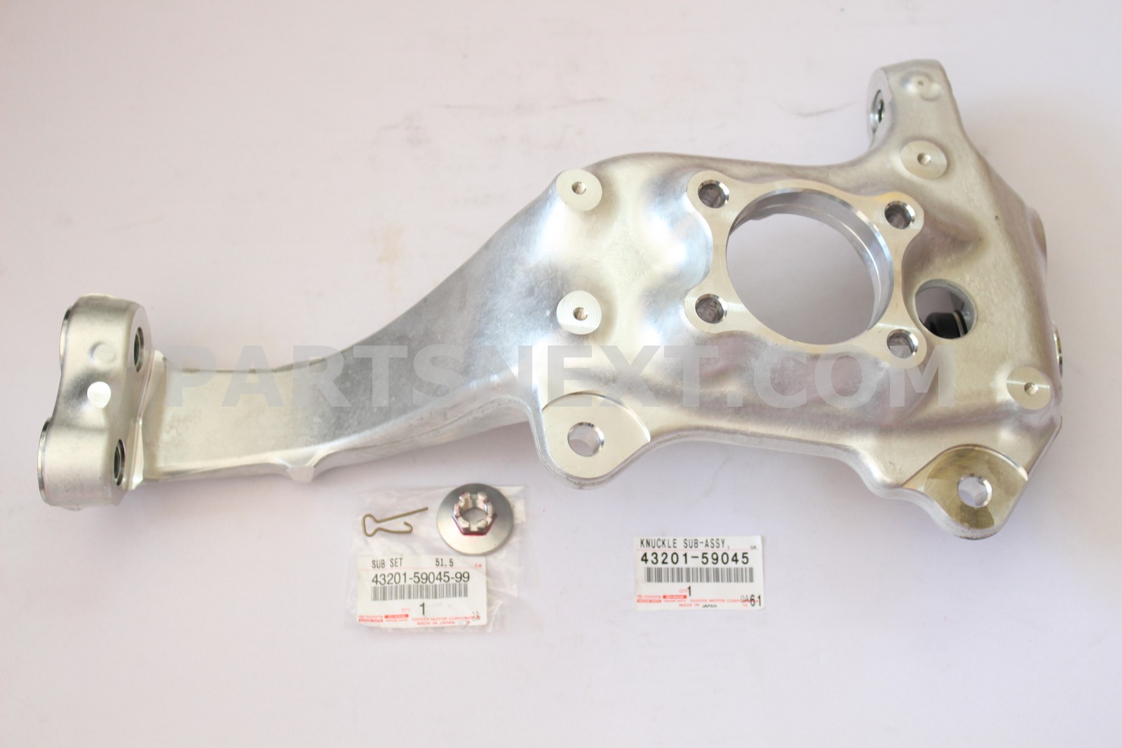 Toyota :: 43201-59045 KNUCKLE, STEERING, RH