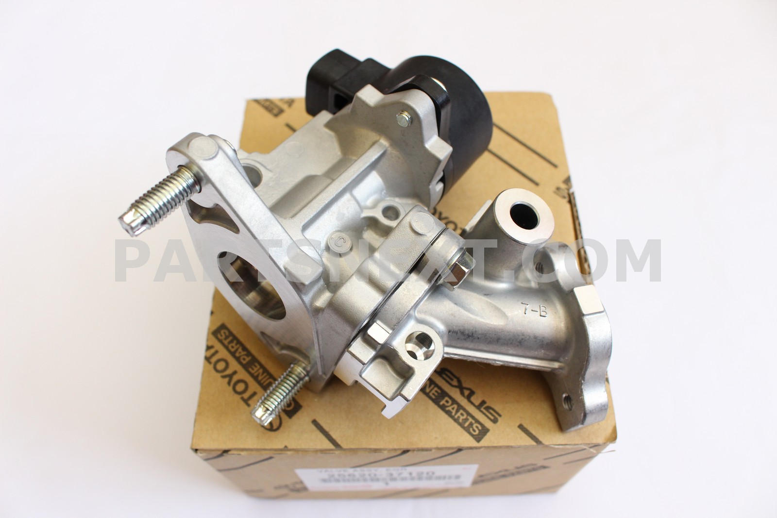 Toyota :: 25620-37120 VALVE ASSY, EGR