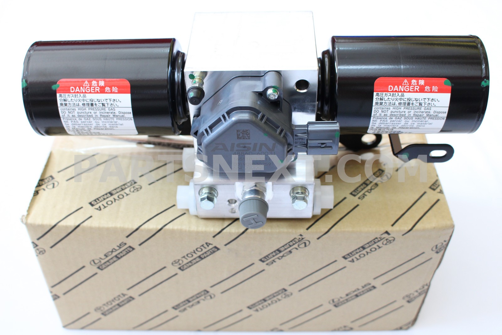 Toyota :: 48006-60031 HOUSING ASSY, STABILIZER CONTROL W