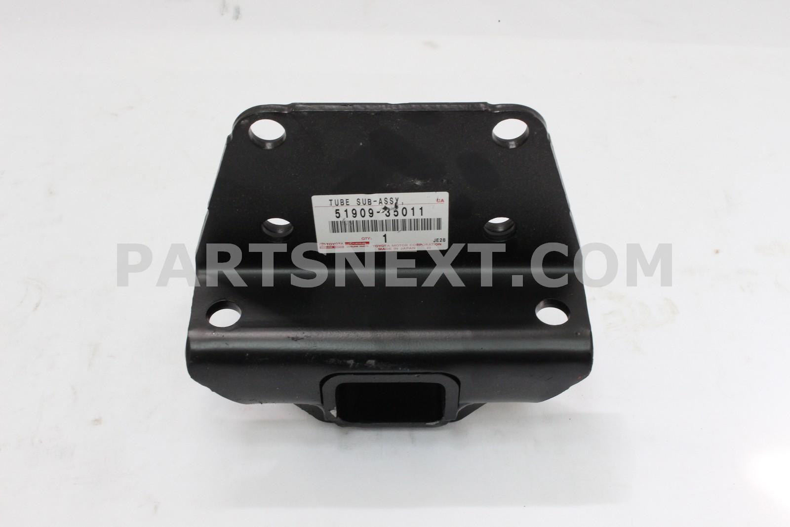 Toyota :: 51909-35011 TUBE SUB-ASSY, PINTLE HOOK SUPPORT