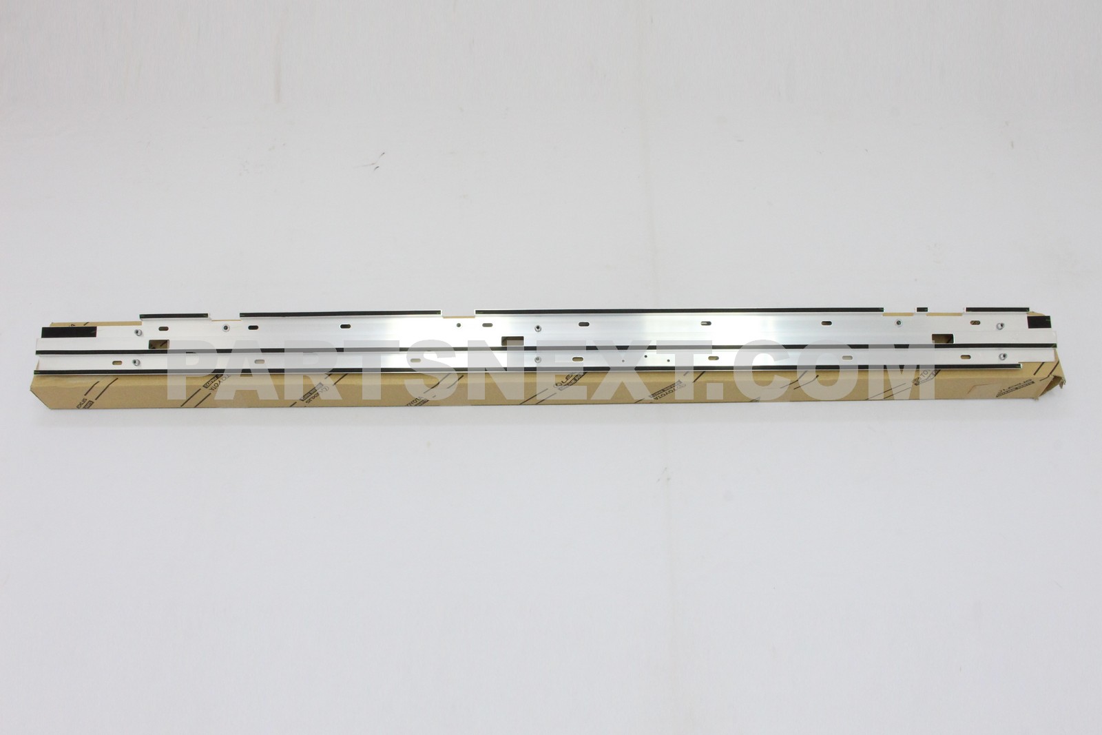 Toyota :: 51781-60270 PANEL, STEP, RH