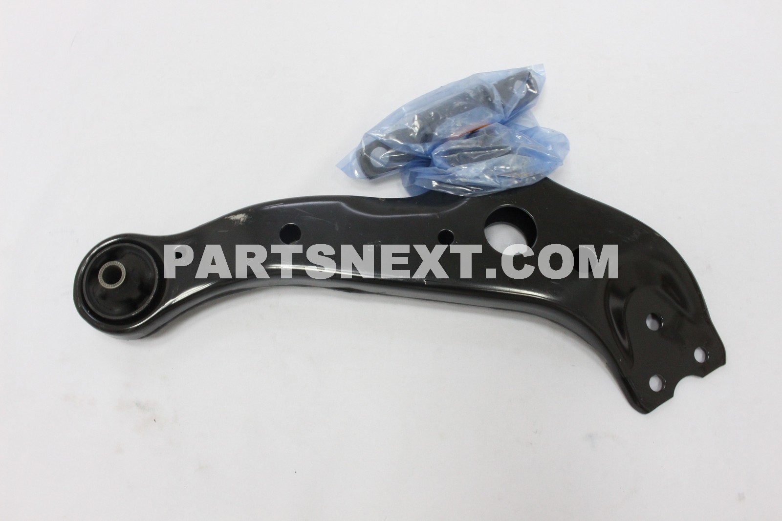 DECORTÉ AQ Toyota :: 48068-07040 ARM SUB-ASSY, FRONT SUSPENSION, LOWER