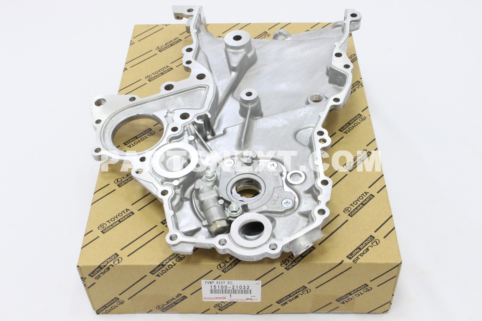 Toyota :: 15100-21032 PUMP ASSY, OIL