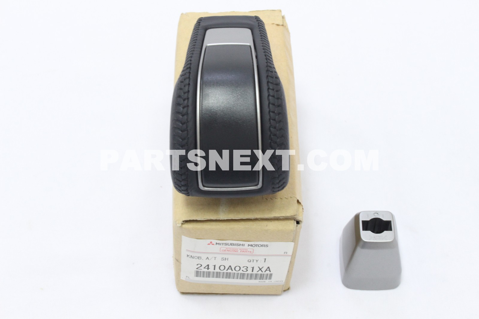 Mitsubishi :: 2410A031XA KNOB,GEARSHIFT LEVER