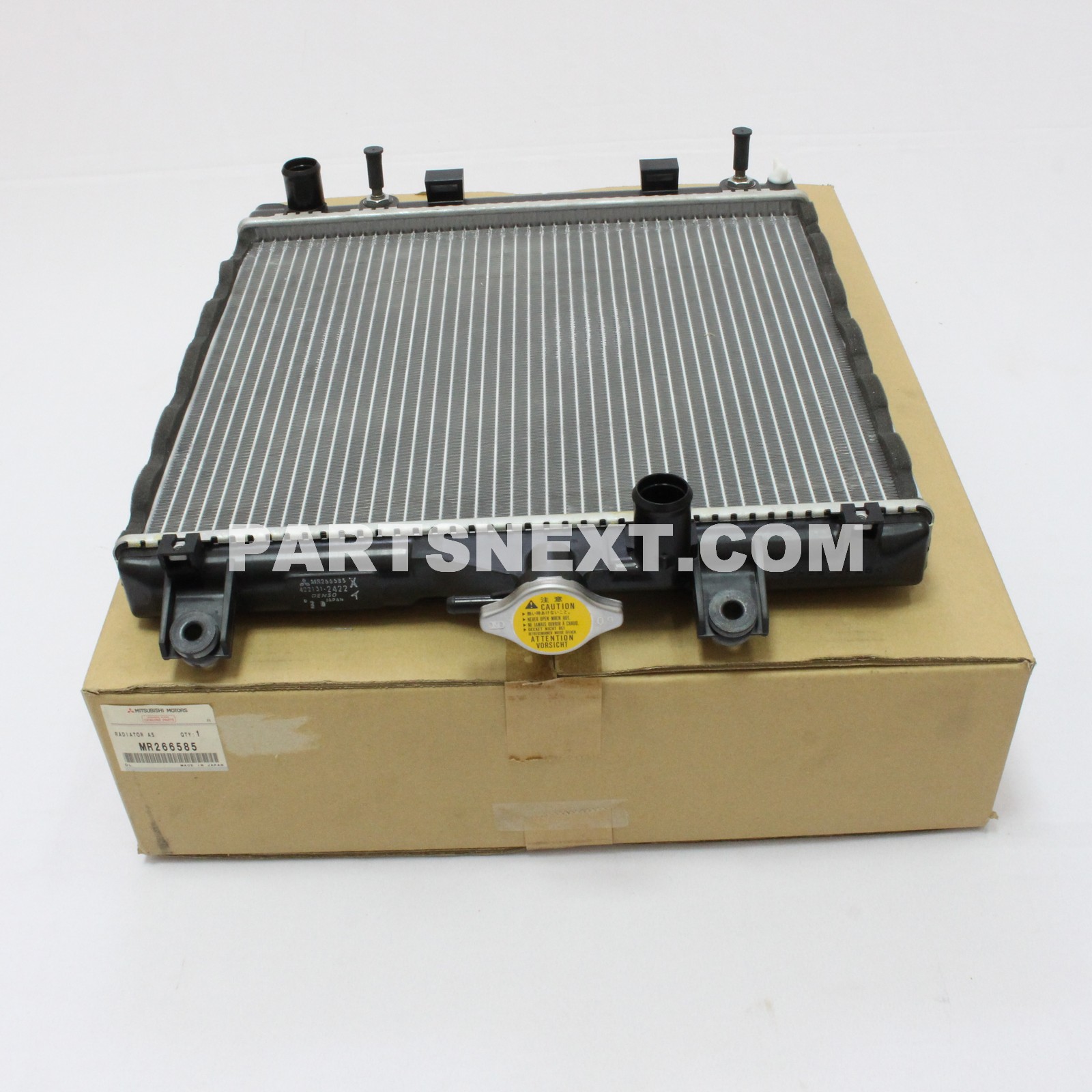 Mitsubishi :: MR266585 RADIATOR ASSY