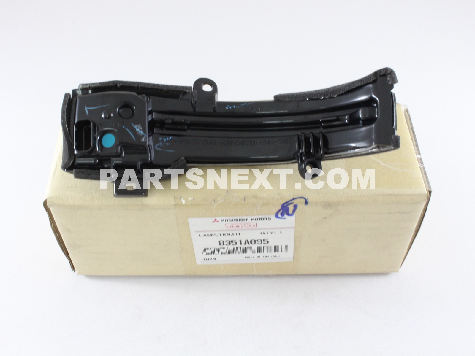 Mitsubishi :: 8351A095 LAMP ASSY,SIDE T/SIG,FR LH