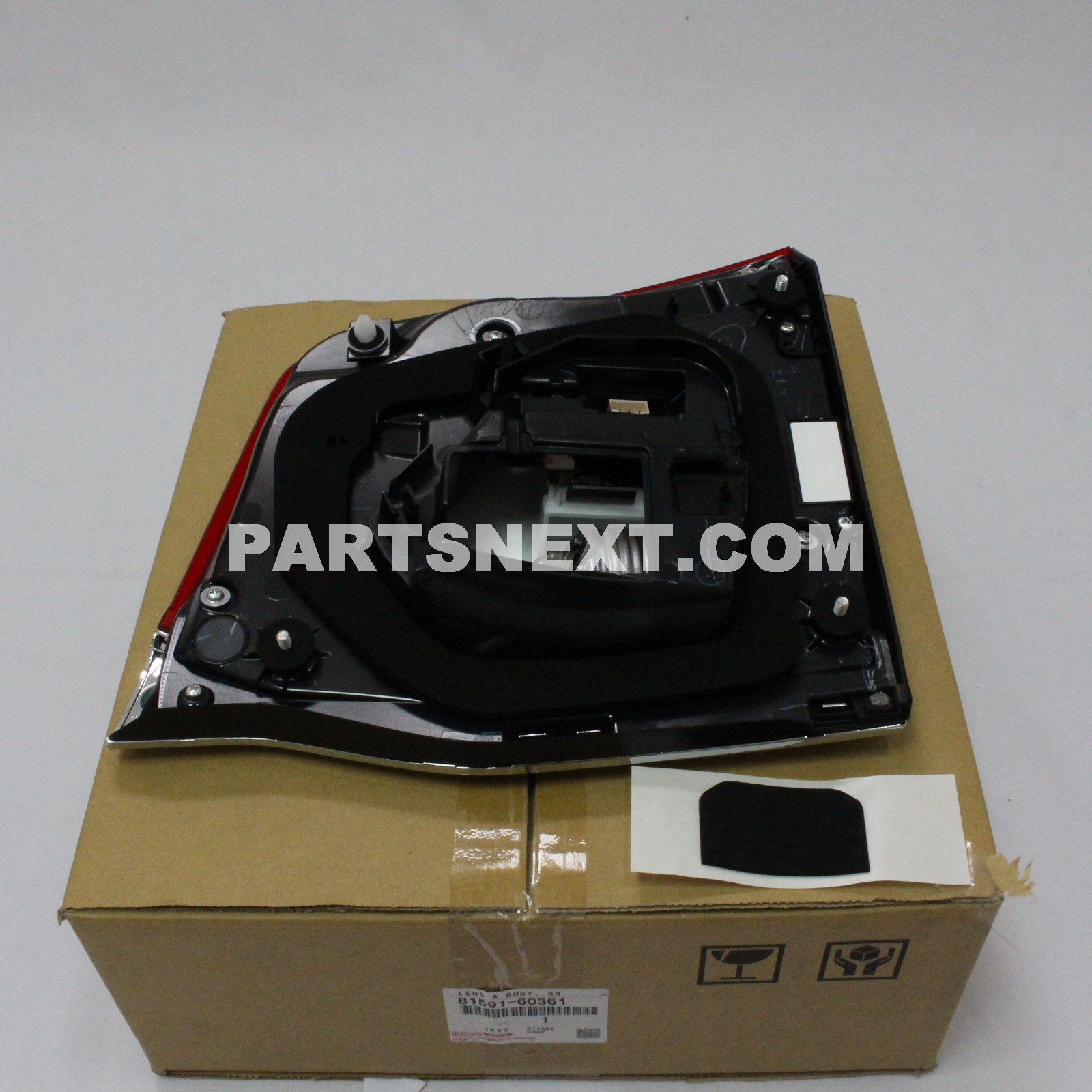 Toyota :: 81591-60361 LENS & BODY RR