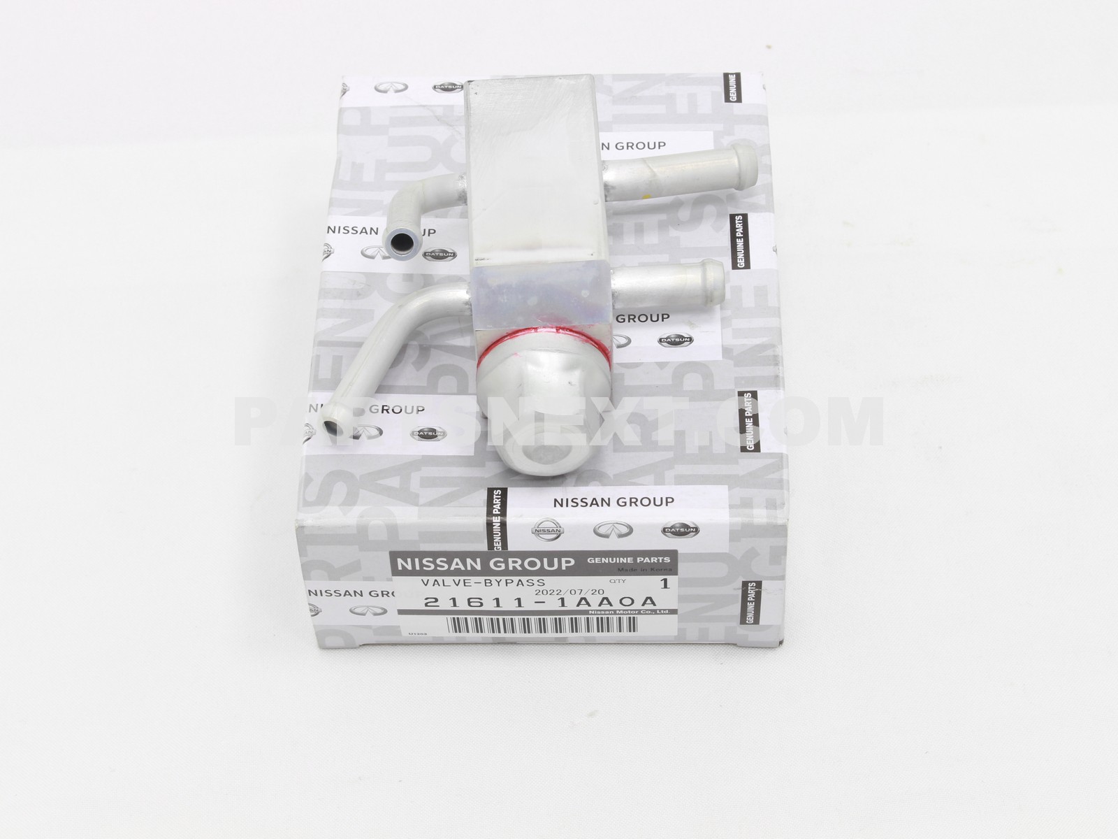 ni_na♡ 21611-1AA0A Genuine Nissan Infiniti VALVE-BYPASS OEM