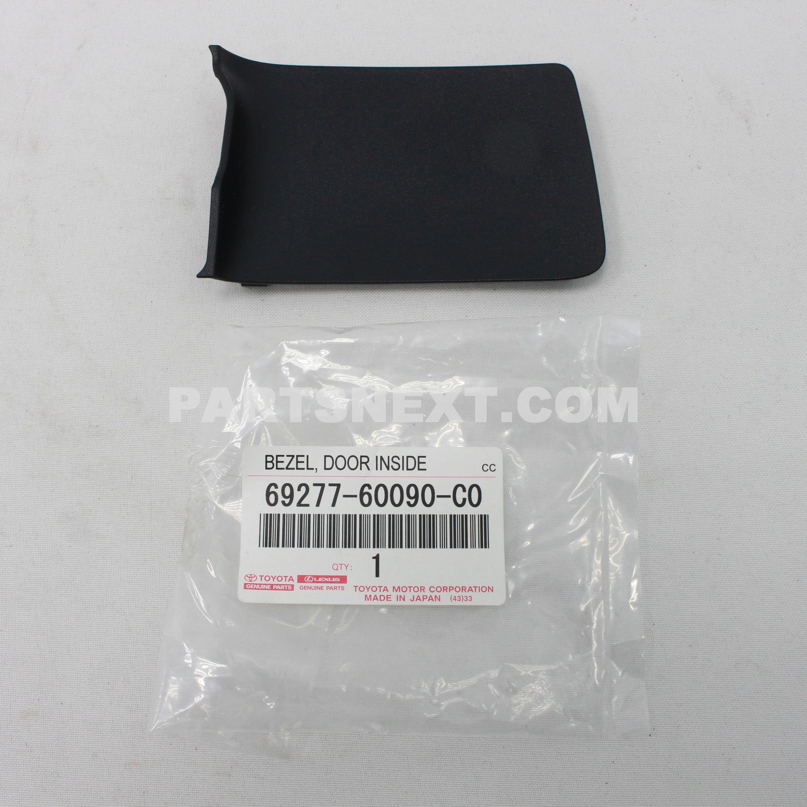 。 6927760090C0 Genuine Toyota BEZEL, FRONT DOOR INSIDE HANDLE, RH