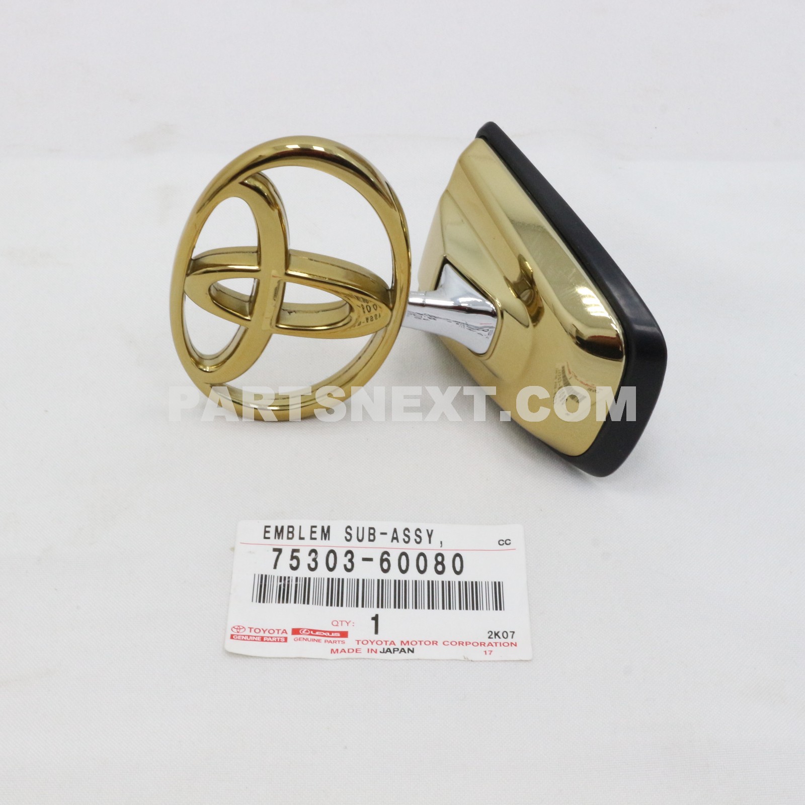 マーク 二ースリーブセット Toyota :: 75303-60080 EMBLEM SUB-ASSY, HOOD
