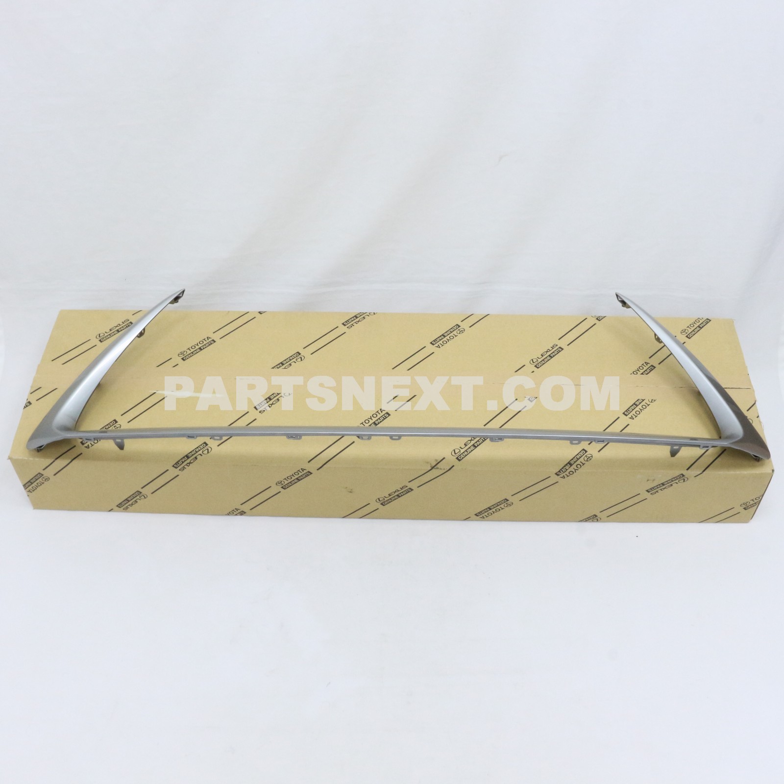 Toyota :: 53122-76010 MOULDING, RADIATOR GRILLE, LOWER