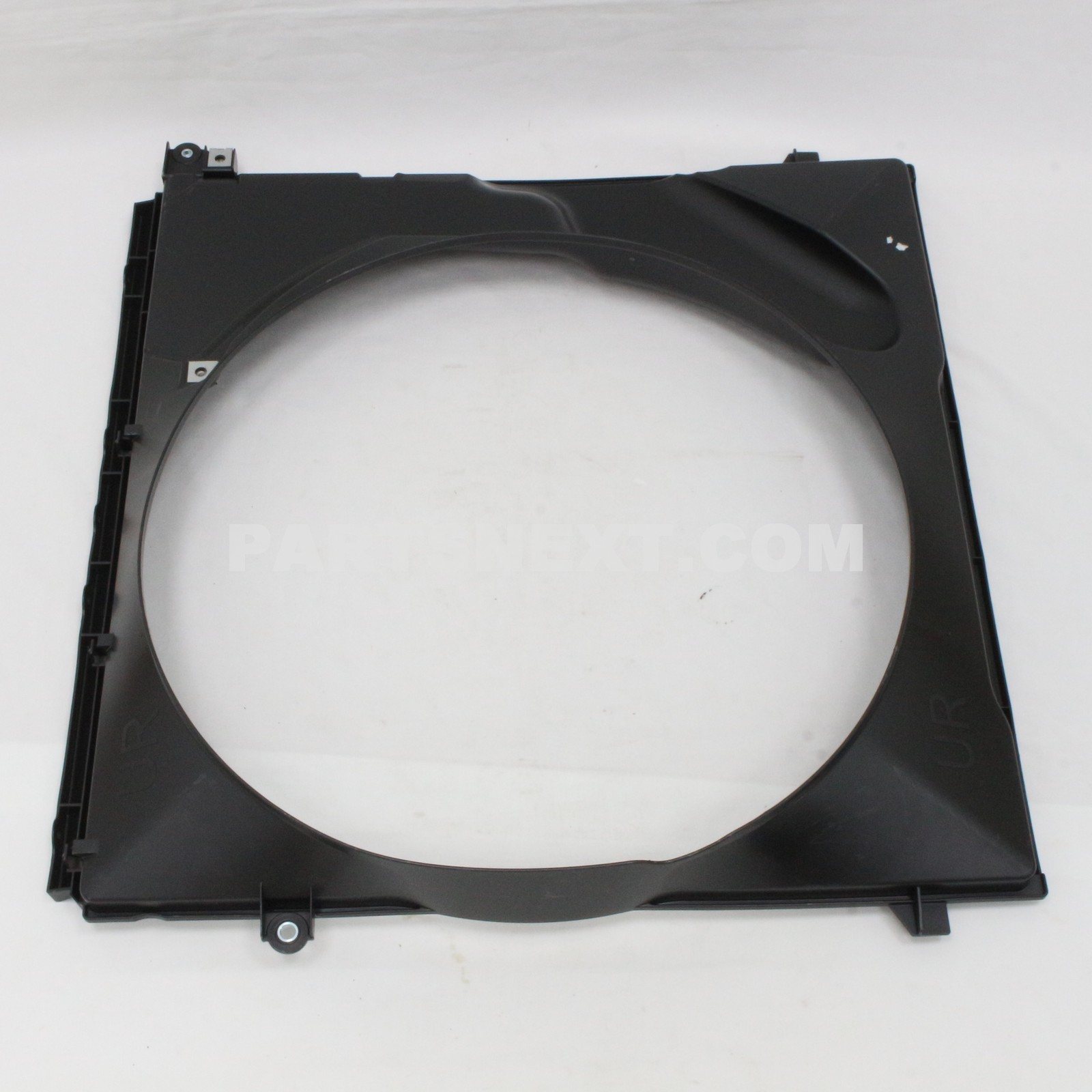 Toyota :: 16711-38170 SHROUD, FAN