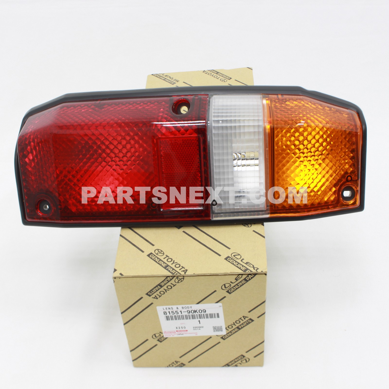 Toyota :: 81551-90K09 LENS, REAR COMBINATION LAMP, RH