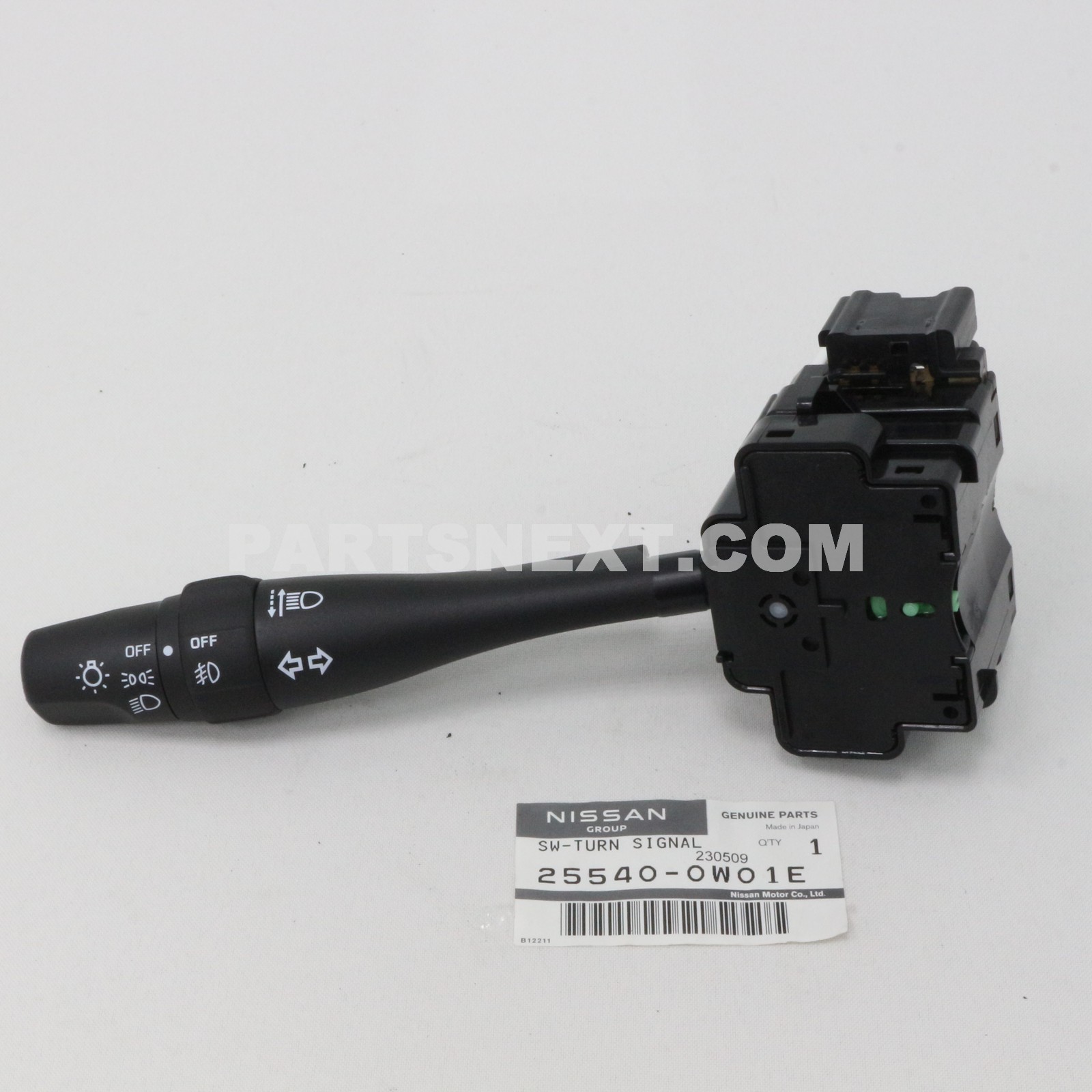 ペ*シ様 NISSAN A SW TURN SIGNA 25540-A0101 25540-0W01E-1.jpg