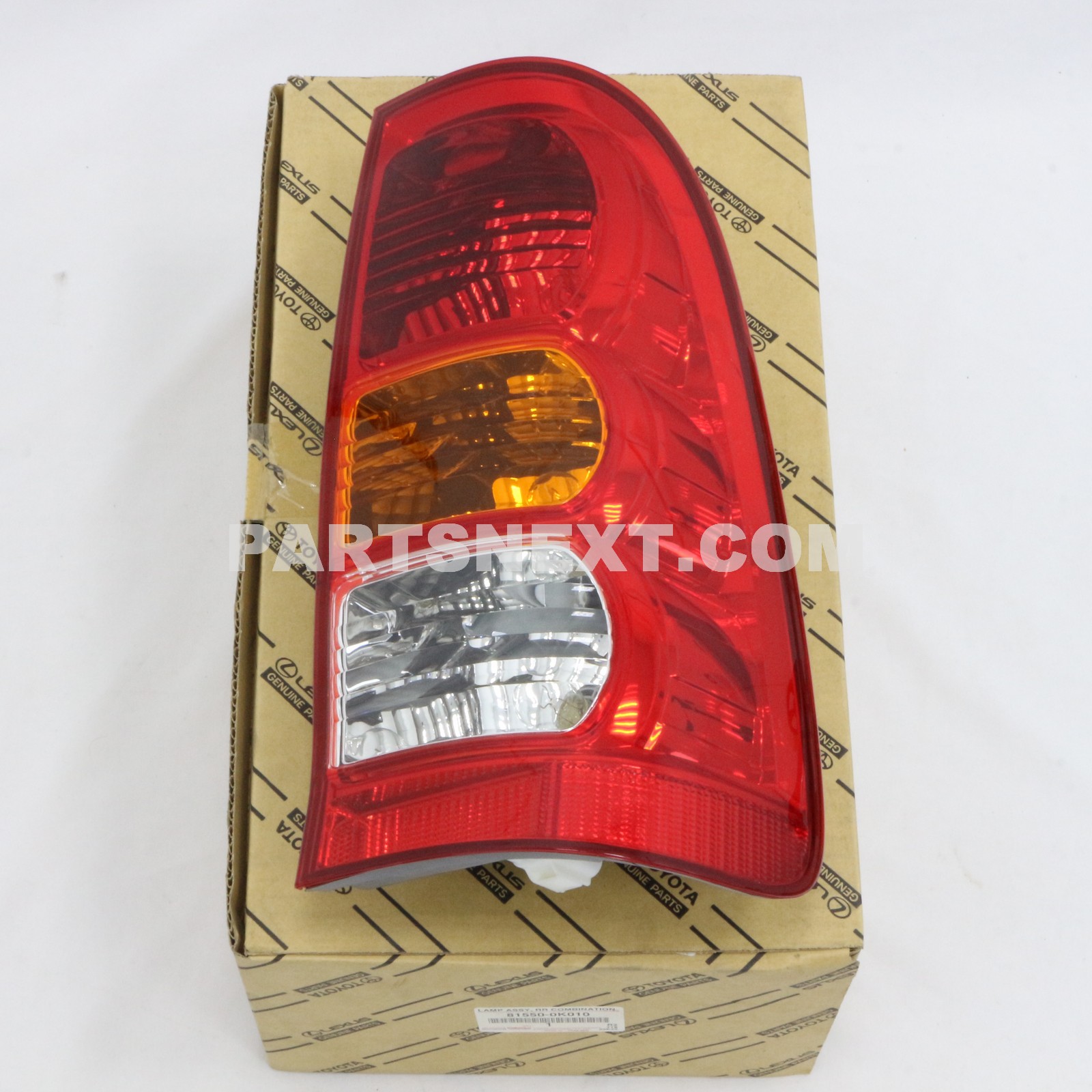Toyota :: 81550-0K010 LAMP ASSY, REAR COMBINATION, RH
