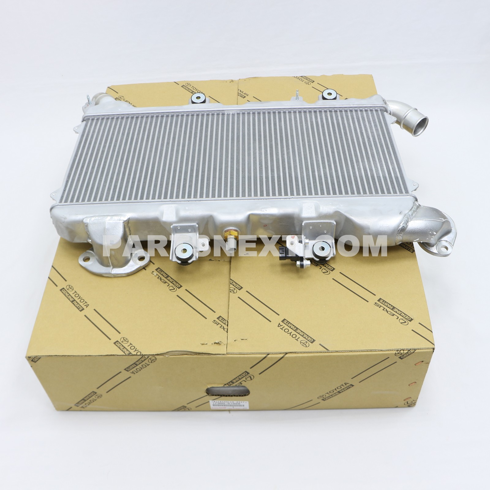 トヨタ純正 ランドクルーザー インタークーラーASSY 17900-70010 Toyota :: 17900-51020 INTERCOOLER ASSY