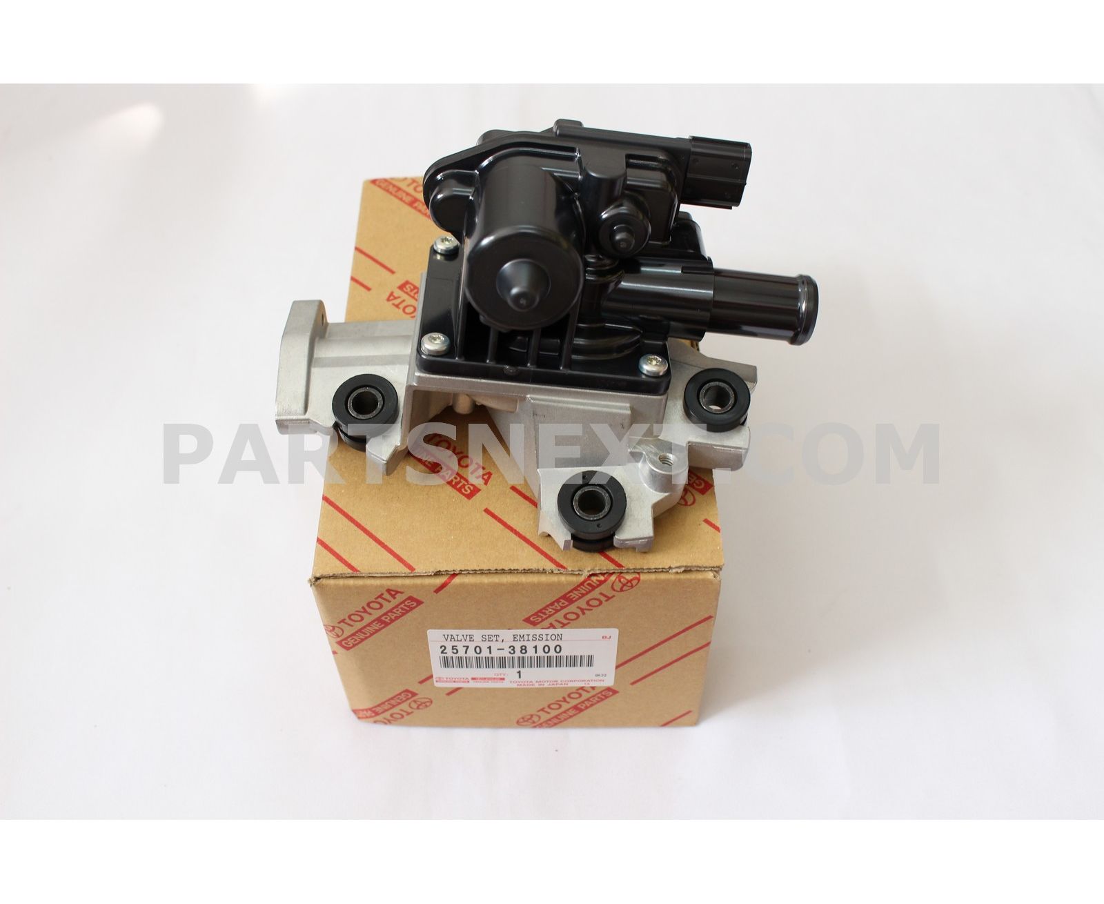 Toyota :: 25701-38100 VALVE ASSY, AIR SWITCHING