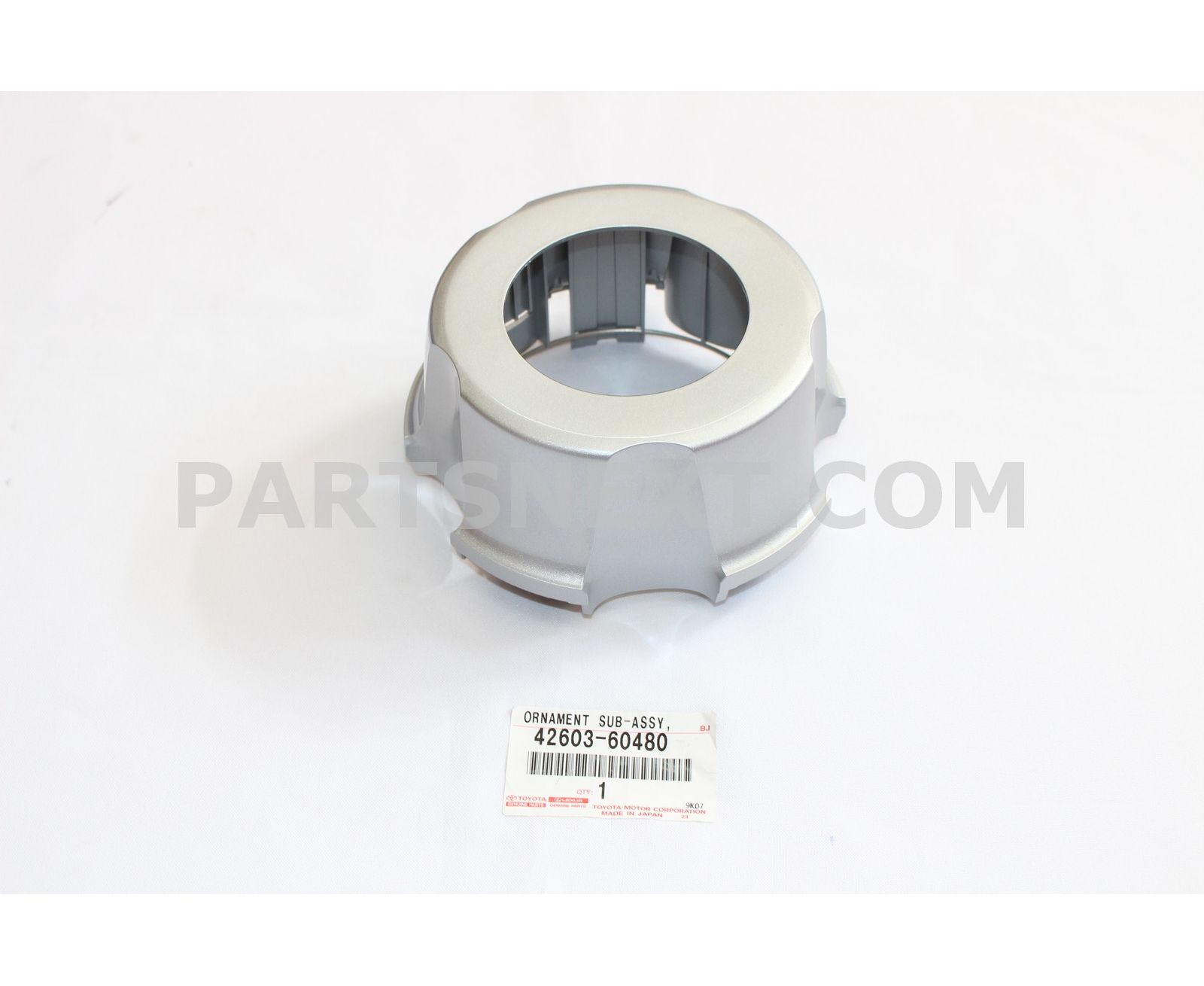 Toyota :: 42603-60480 ORNAMENT SUB-ASSY, WHEEL HUB(FOR FRONT)