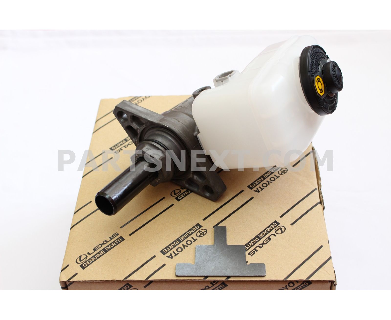 Toyota :: 47028-30010 CYLINDER SUB-ASSY, BRAKE MASTER W/PLATE