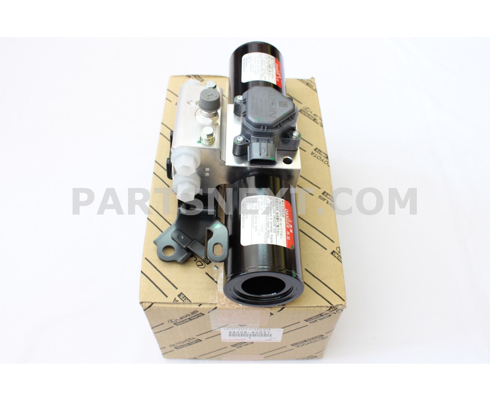 Toyota :: 48006-60031 HOUSING ASSY, STABILIZER CONTROL W