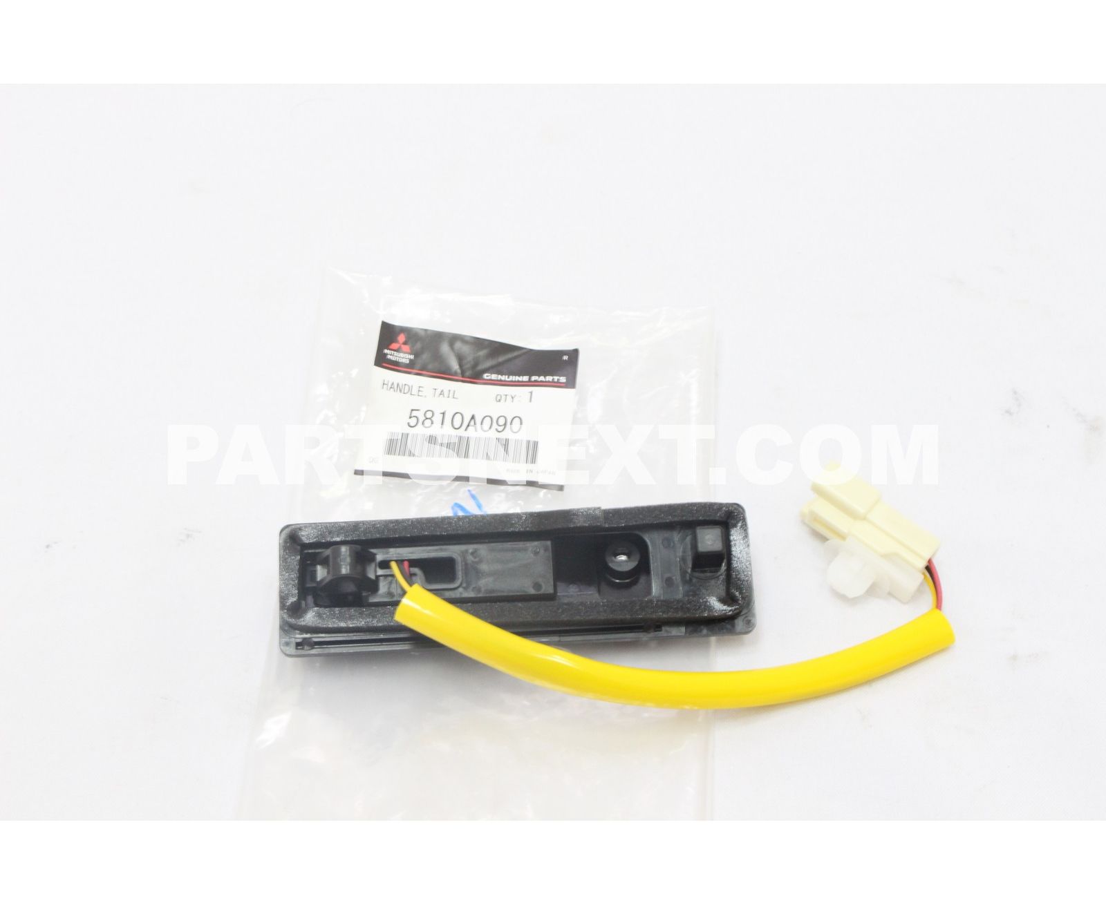 Mitsubishi 5810A090 HANDLE,TAILGATE LOCK