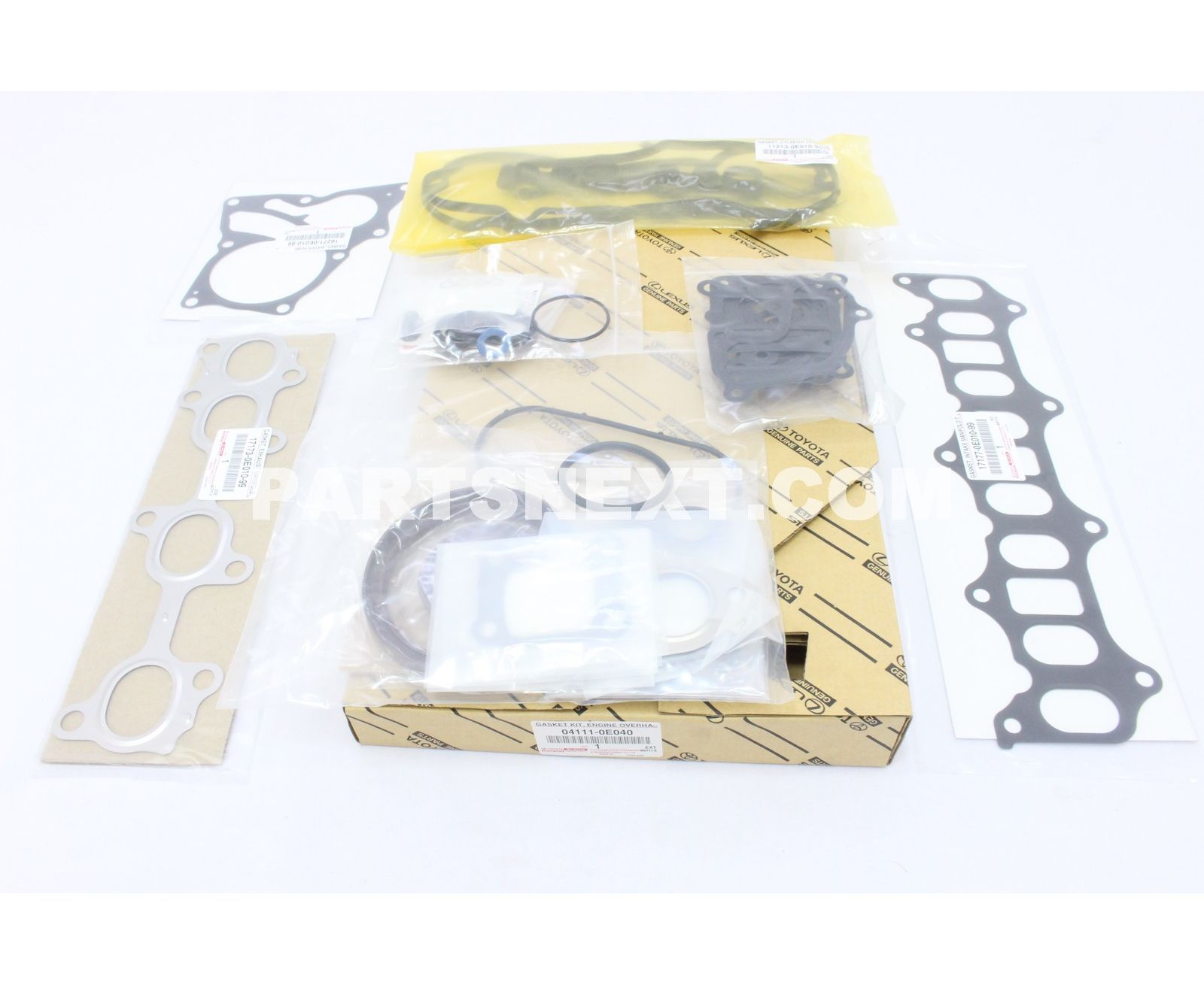 Toyota :: 04111-0E040 GASKET KIT ENGINE O