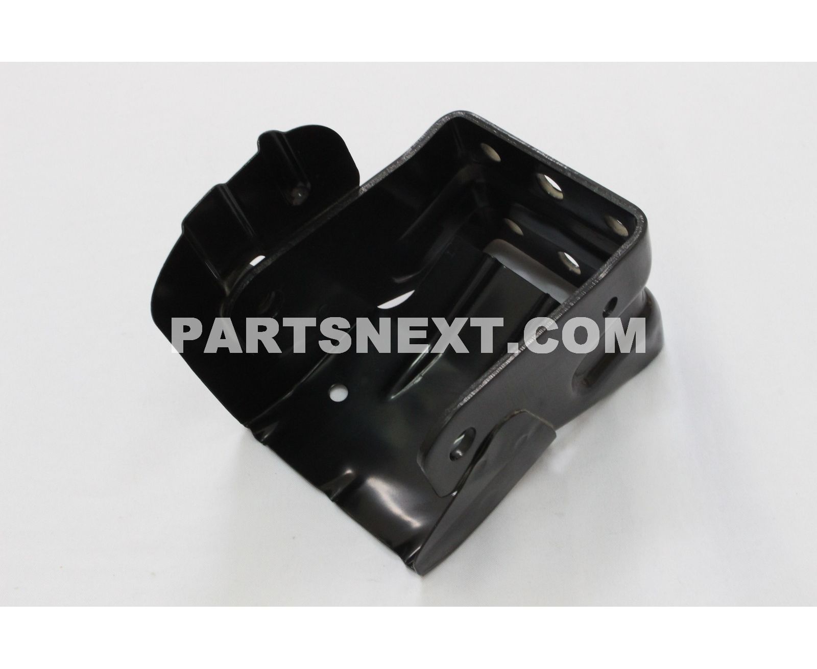 Nissan :: 11332-2Y015 BRACKET