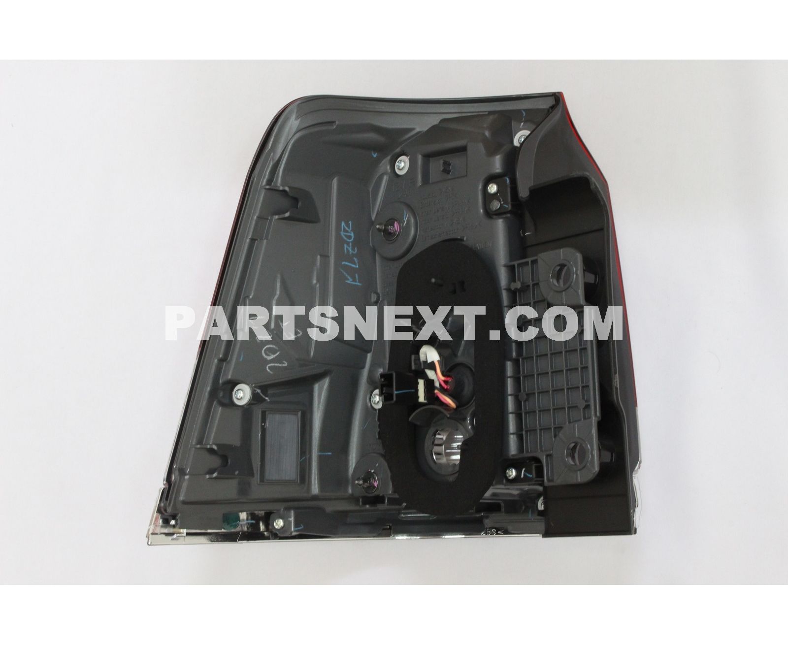 Toyota :: 81551-60A60 LENS & BODY, REAR COMBINATION LAMP, RH