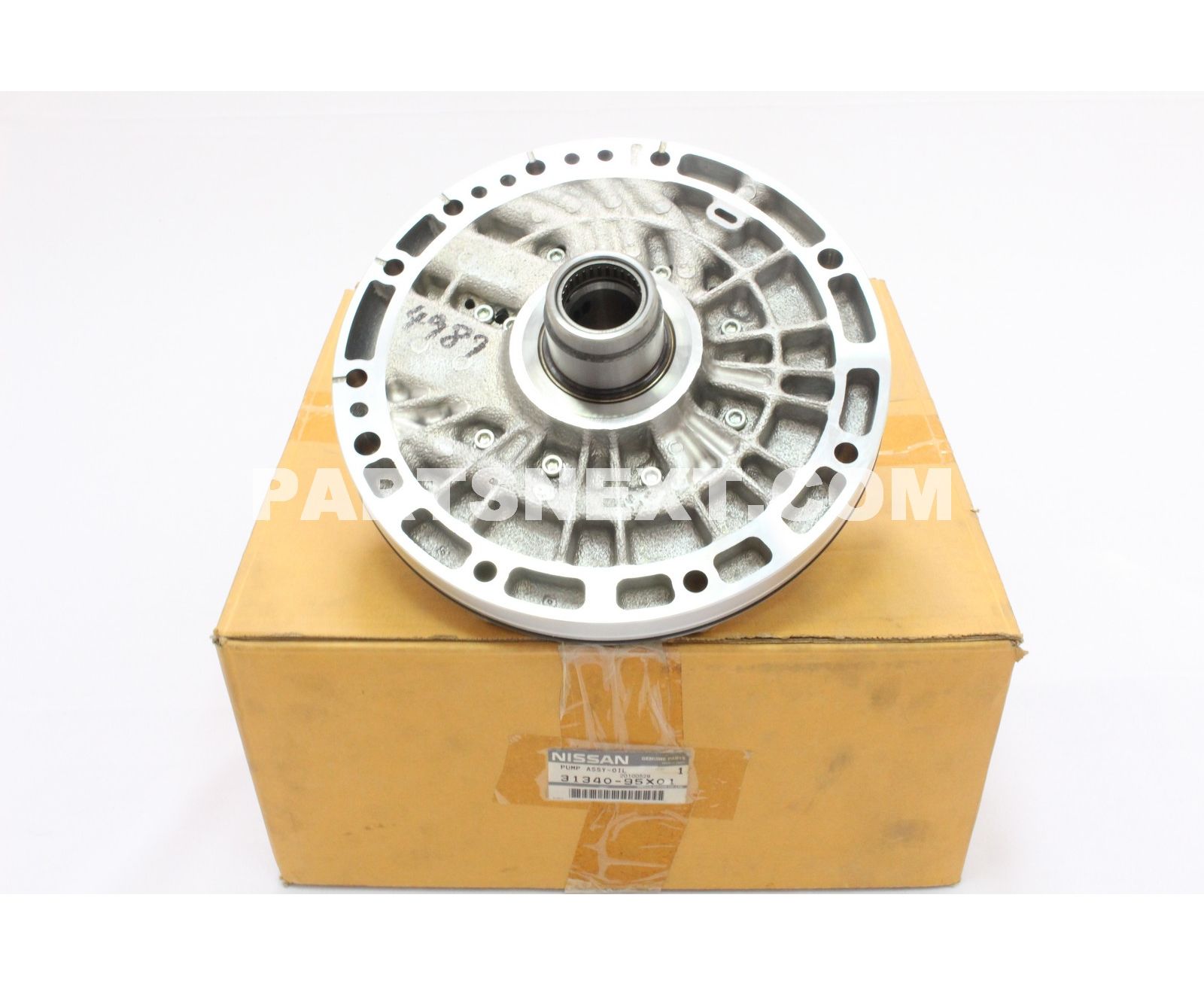 Nissan :: 31340-95X01 PUMP ASSY-OIL