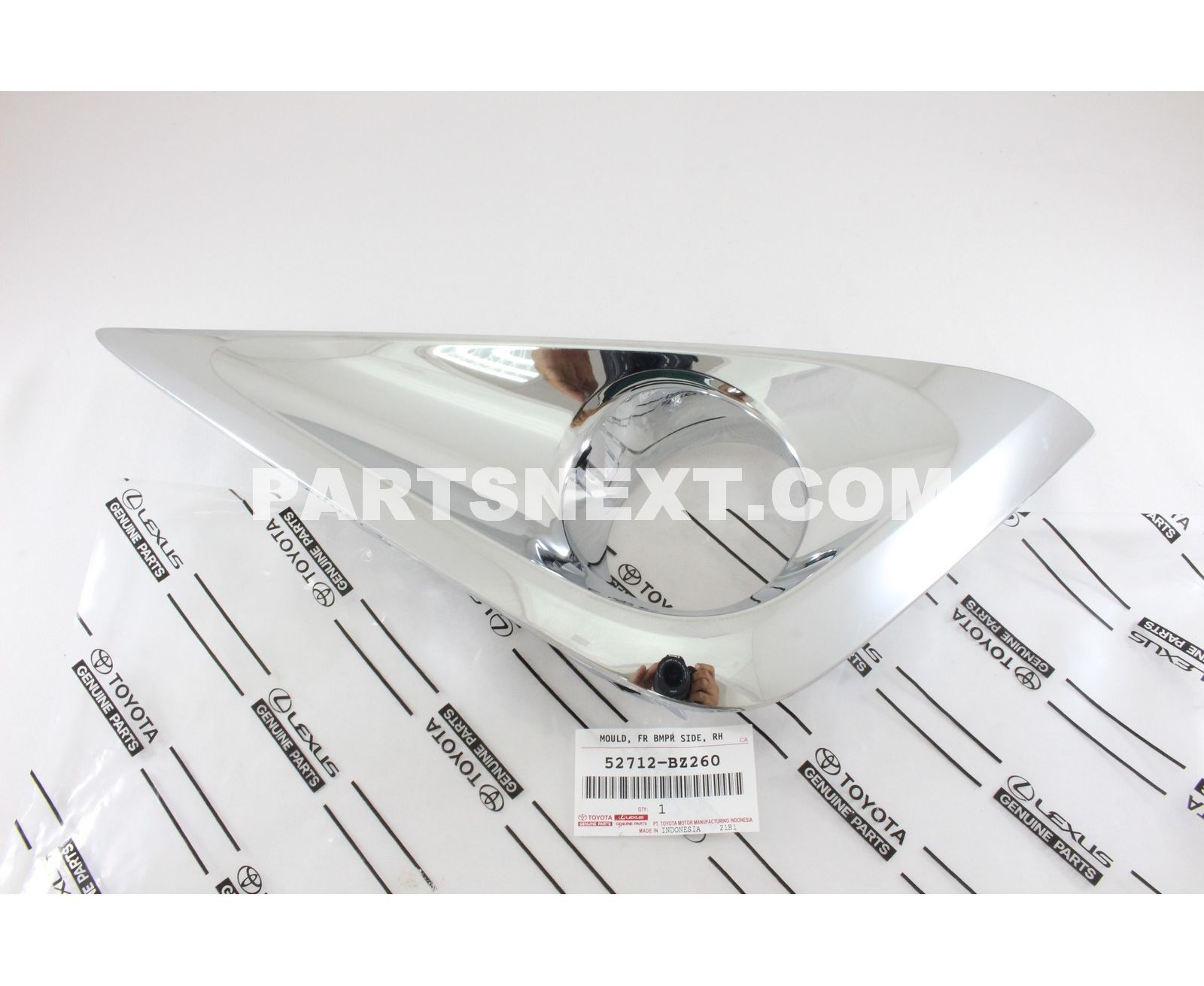 Toyota :: 52712-BZ260 MOULDING FR BUMPER
