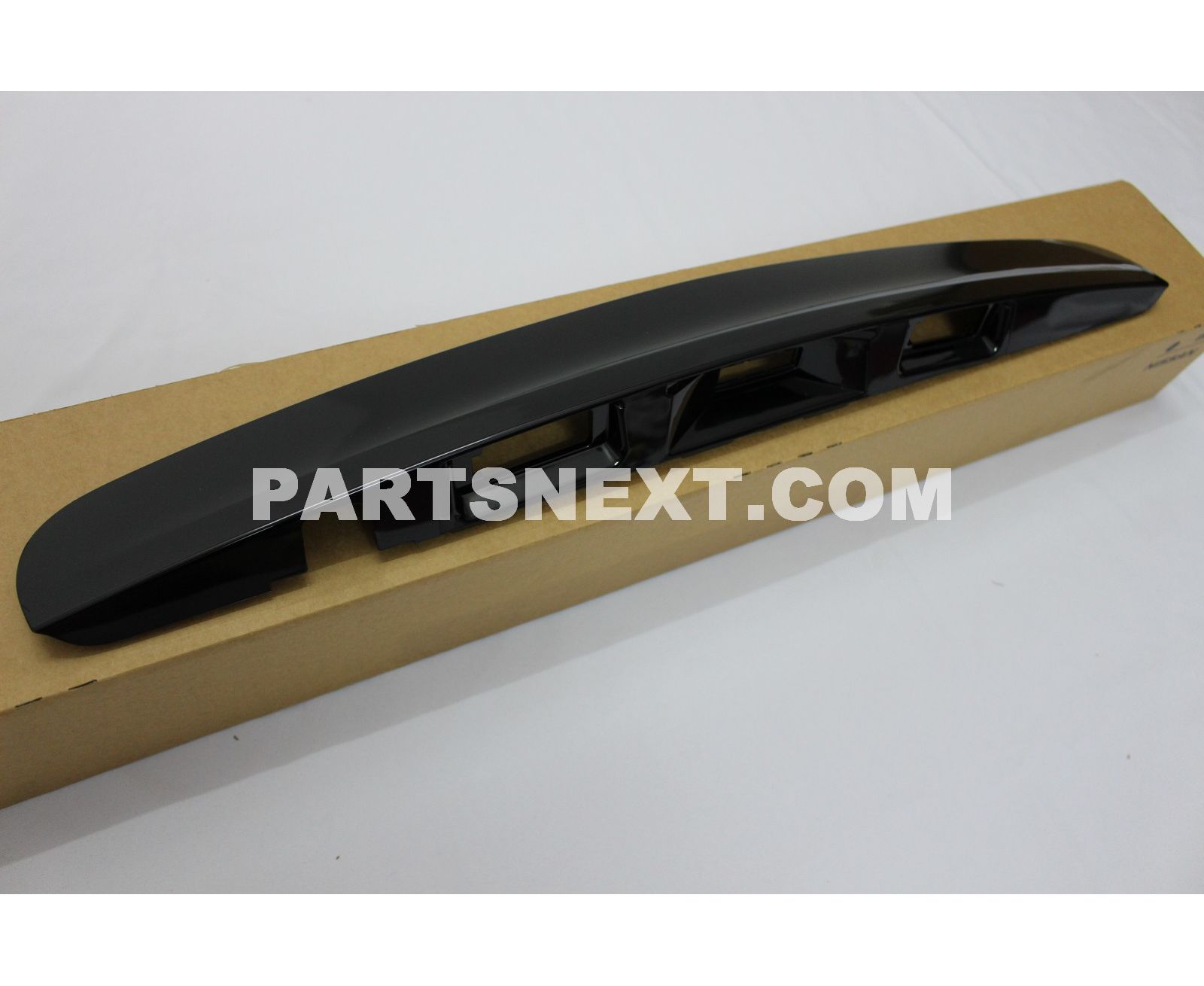 Nissan :: 90812-JD20H FINISHER ASSY-BACK DOOR