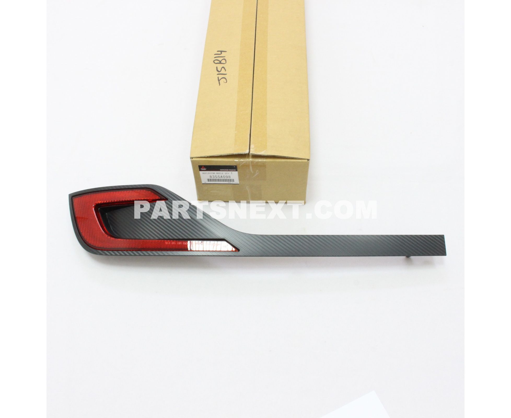 thumbnail interactive-video image 1 of OEM 01-03 Oldsmobile Aurora Passenger Side Rear Marker Light - Red 1 of 2