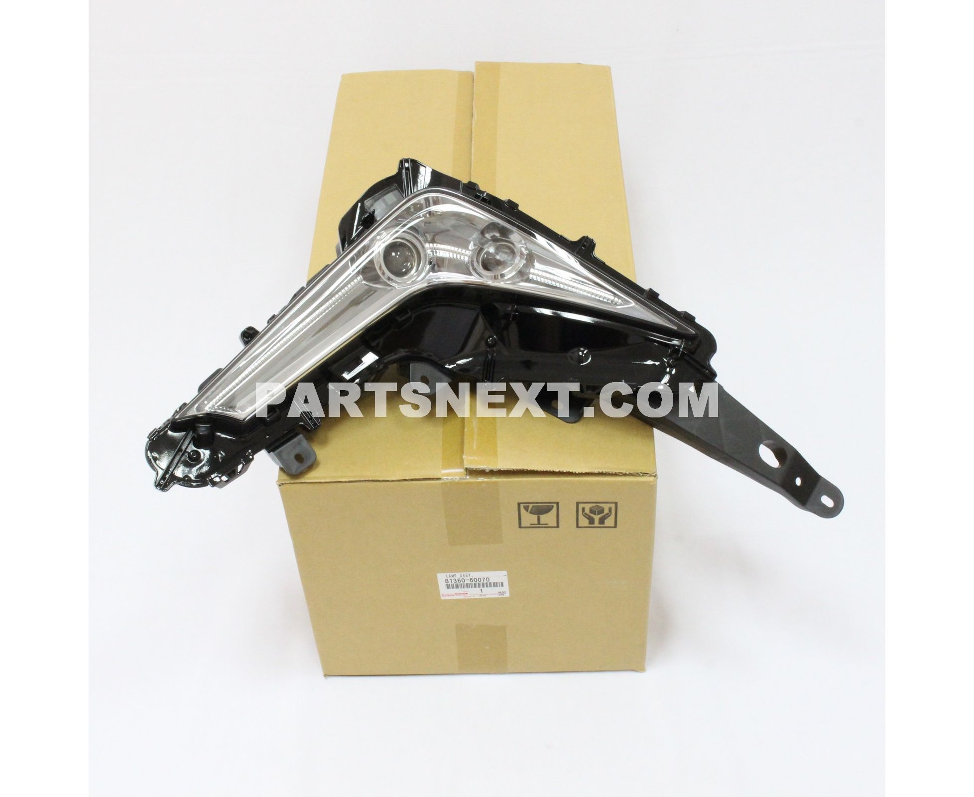 aya26 Toyota :: 81360-60070 LAMP ASSY