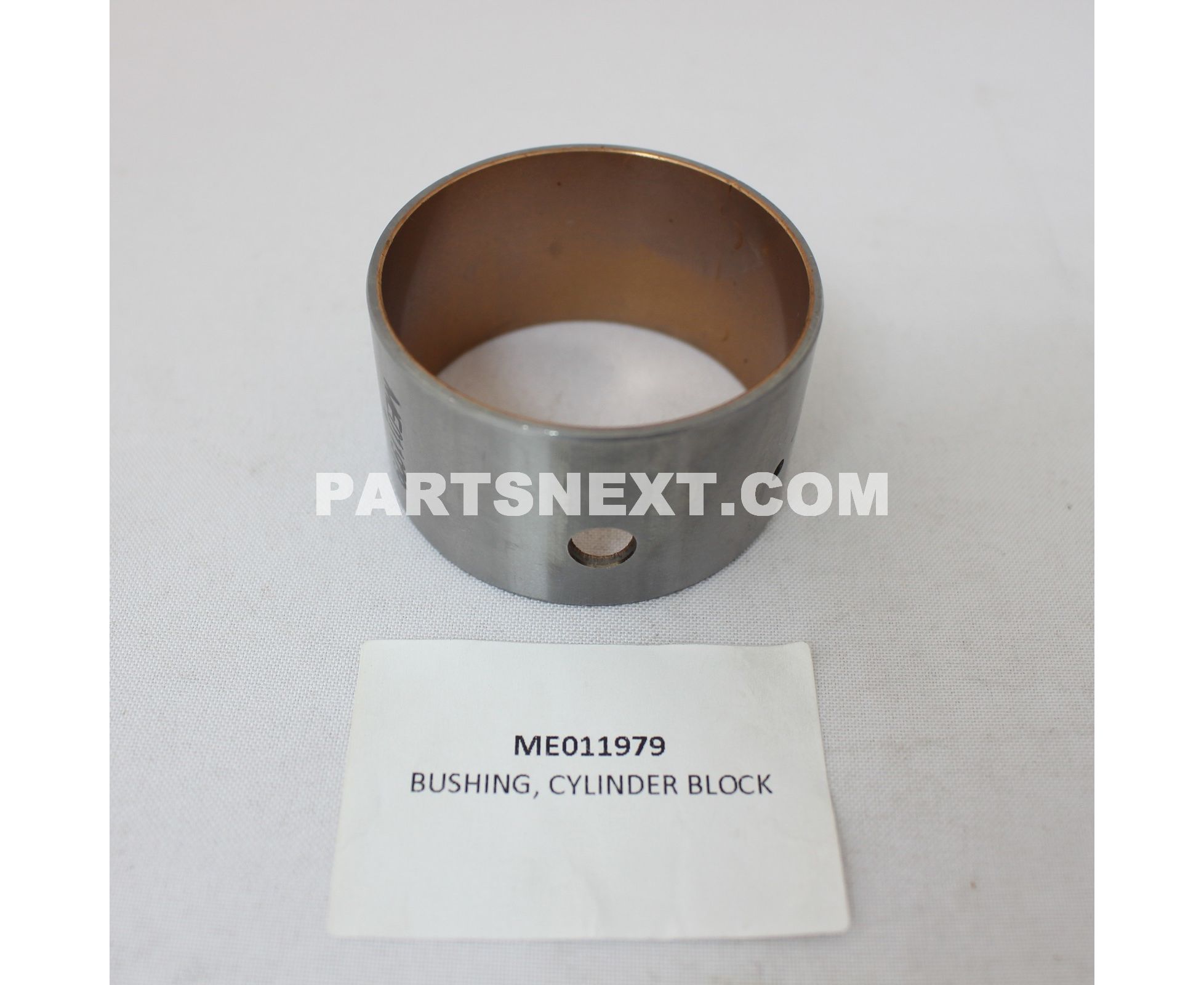 Mitsubishi :: ME011979 BUSHING,CYLINDER BLOCK
