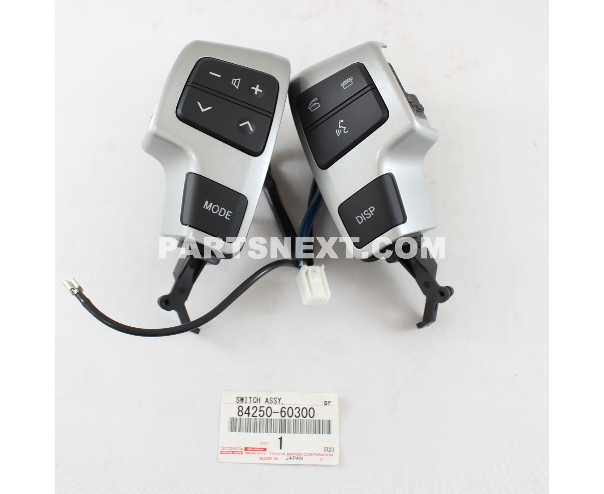 ❷ Toyota :: 84250-60300 SWITCH ASSY, STEERING PAD