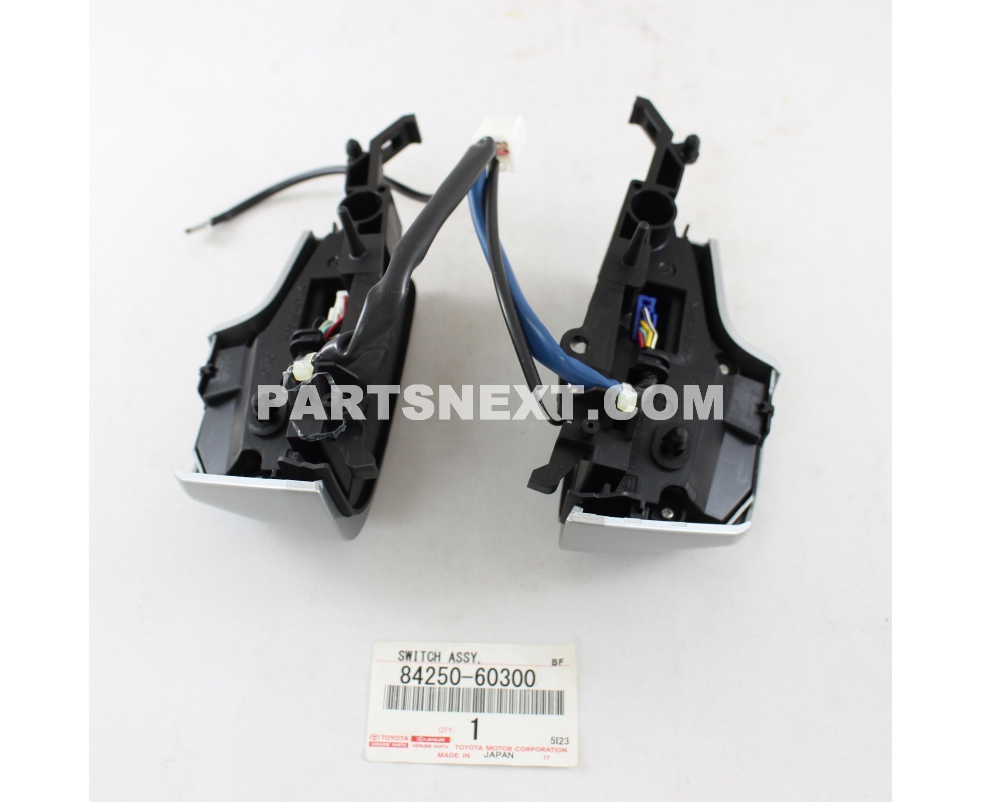 ❷ Toyota :: 84250-60300 SWITCH ASSY, STEERING PAD