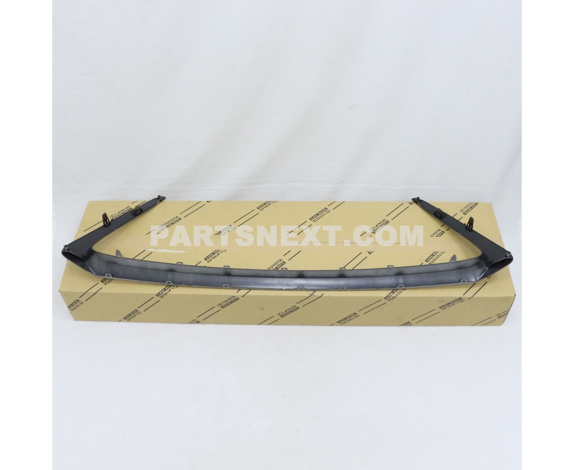 Toyota :: 53122-76010 MOULDING, RADIATOR GRILLE, LOWER