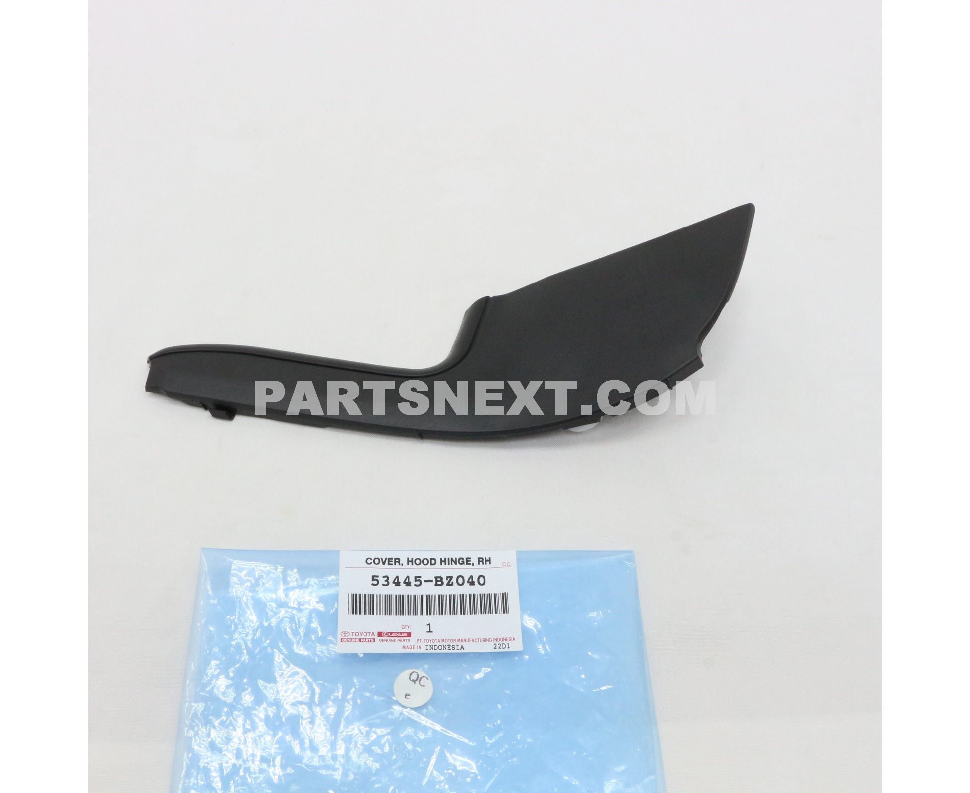 Toyota :: 53445-BZ040 COVER HOOD HINGE R