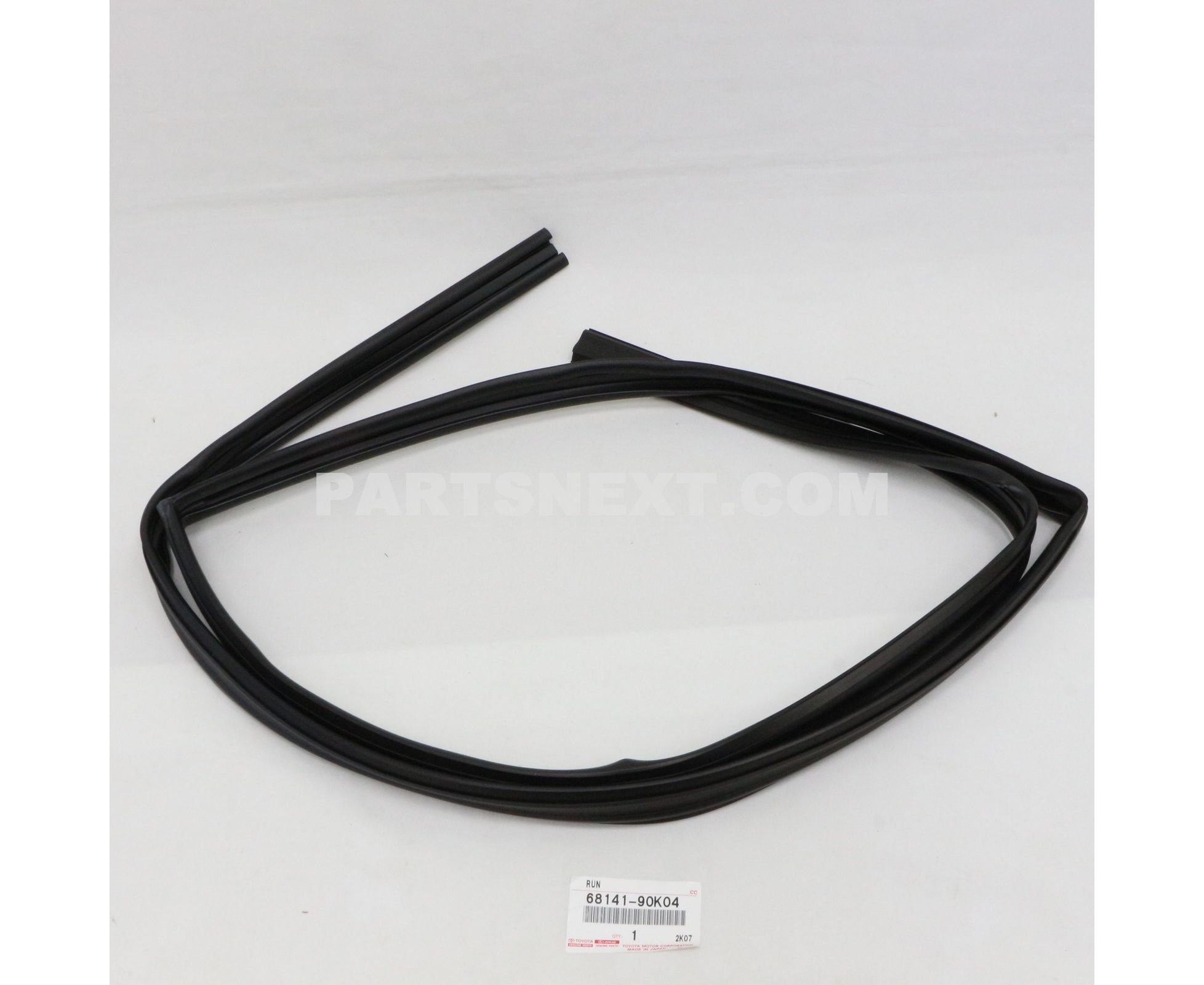 toyota-68141-90k04-run-front-door-glass