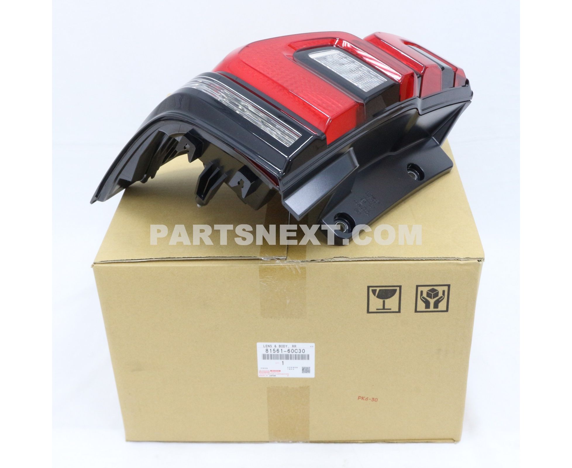 Toyota :: 81561-60C30 LENS & BODY RR