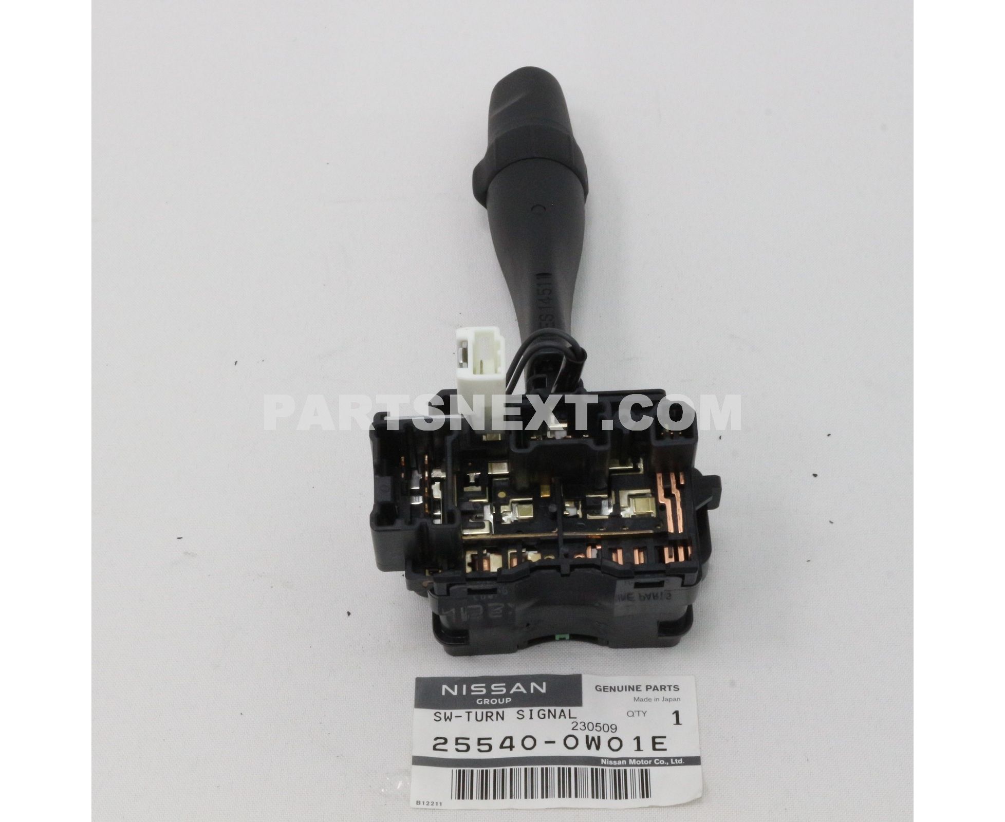 ペ*シ様 NISSAN A SW TURN SIGNA 25540-A0101