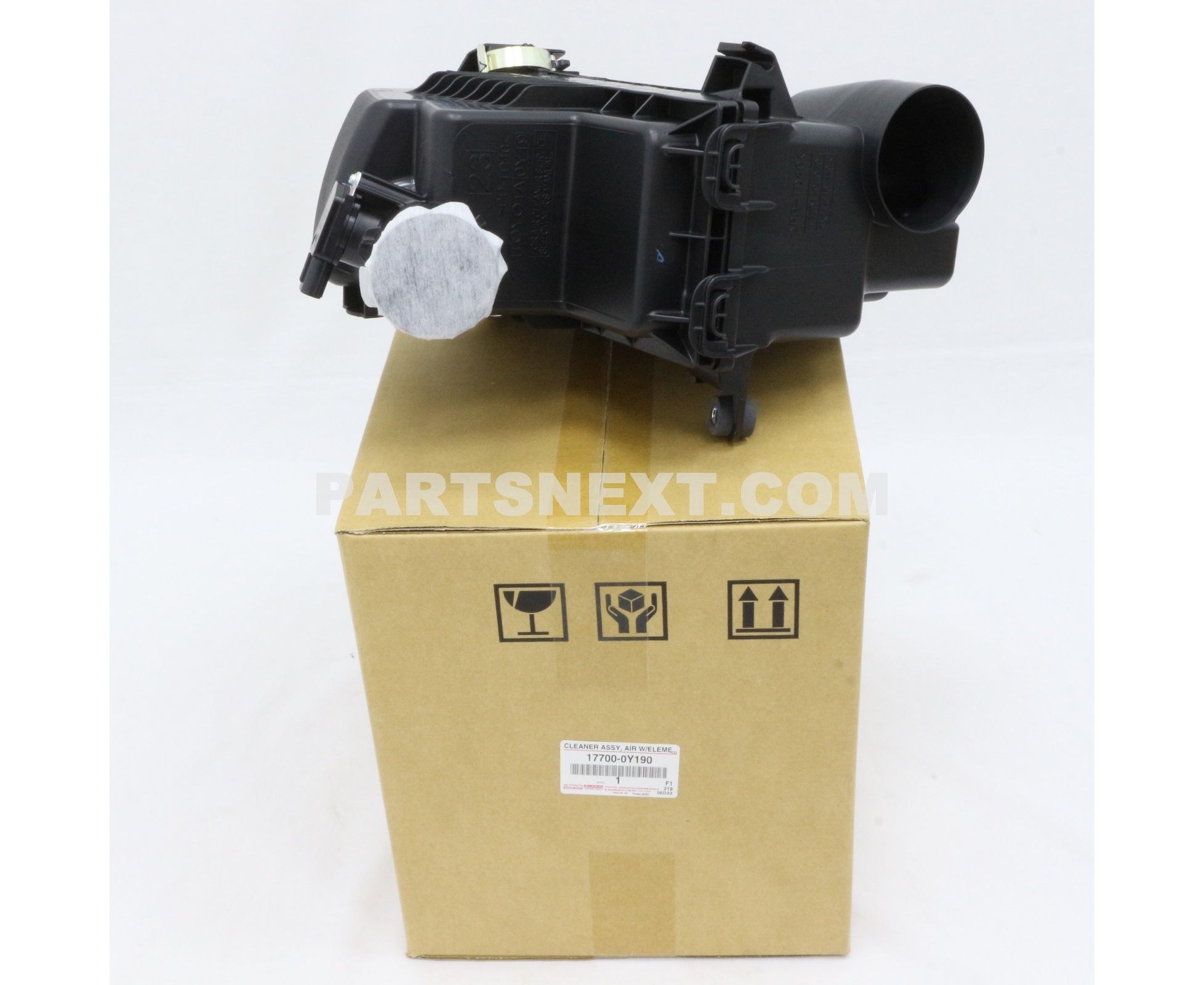 Toyota :: 17700-0Y190 CLEANER ASSY, AIR