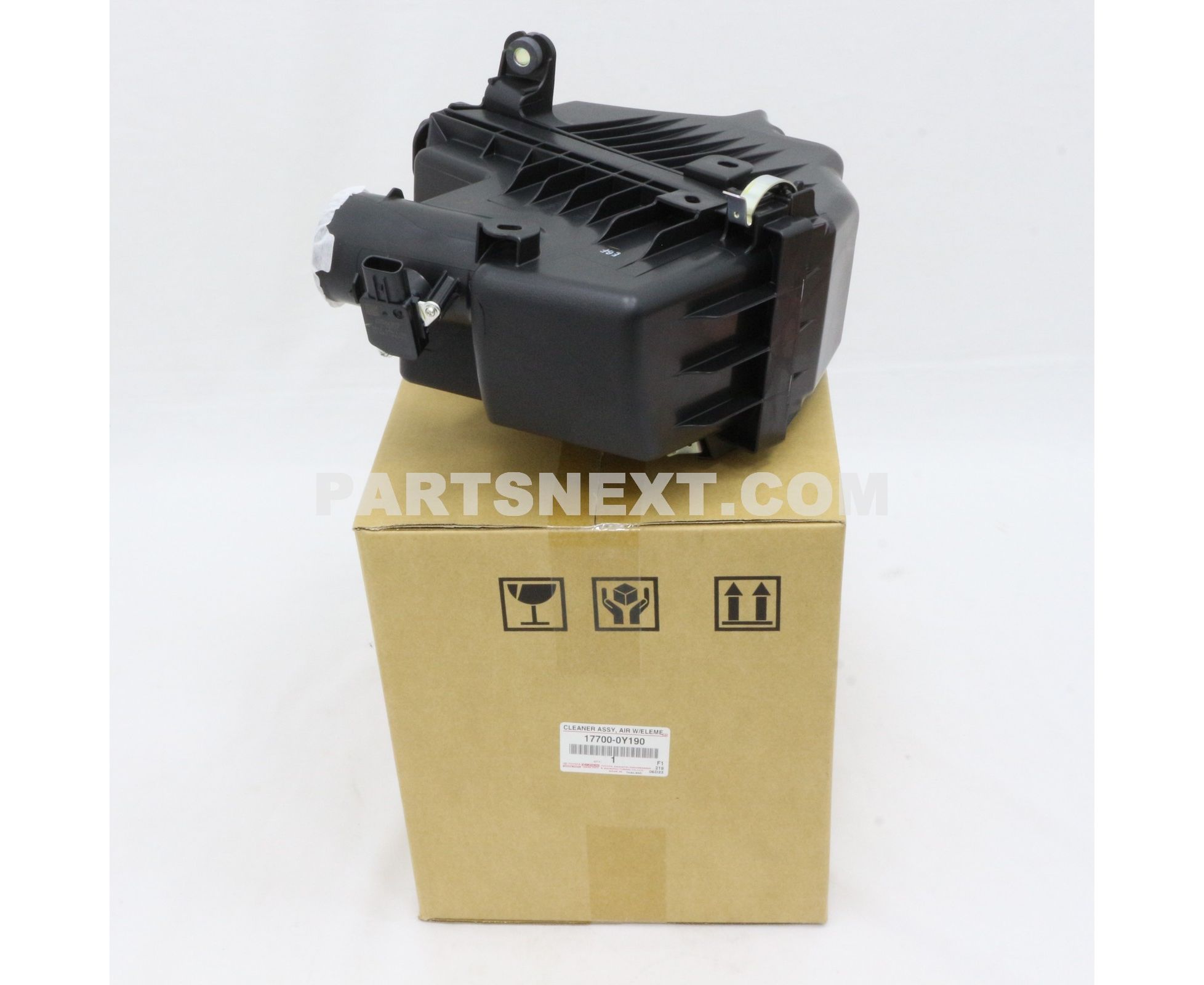 Toyota :: 17700-0Y190 CLEANER ASSY, AIR