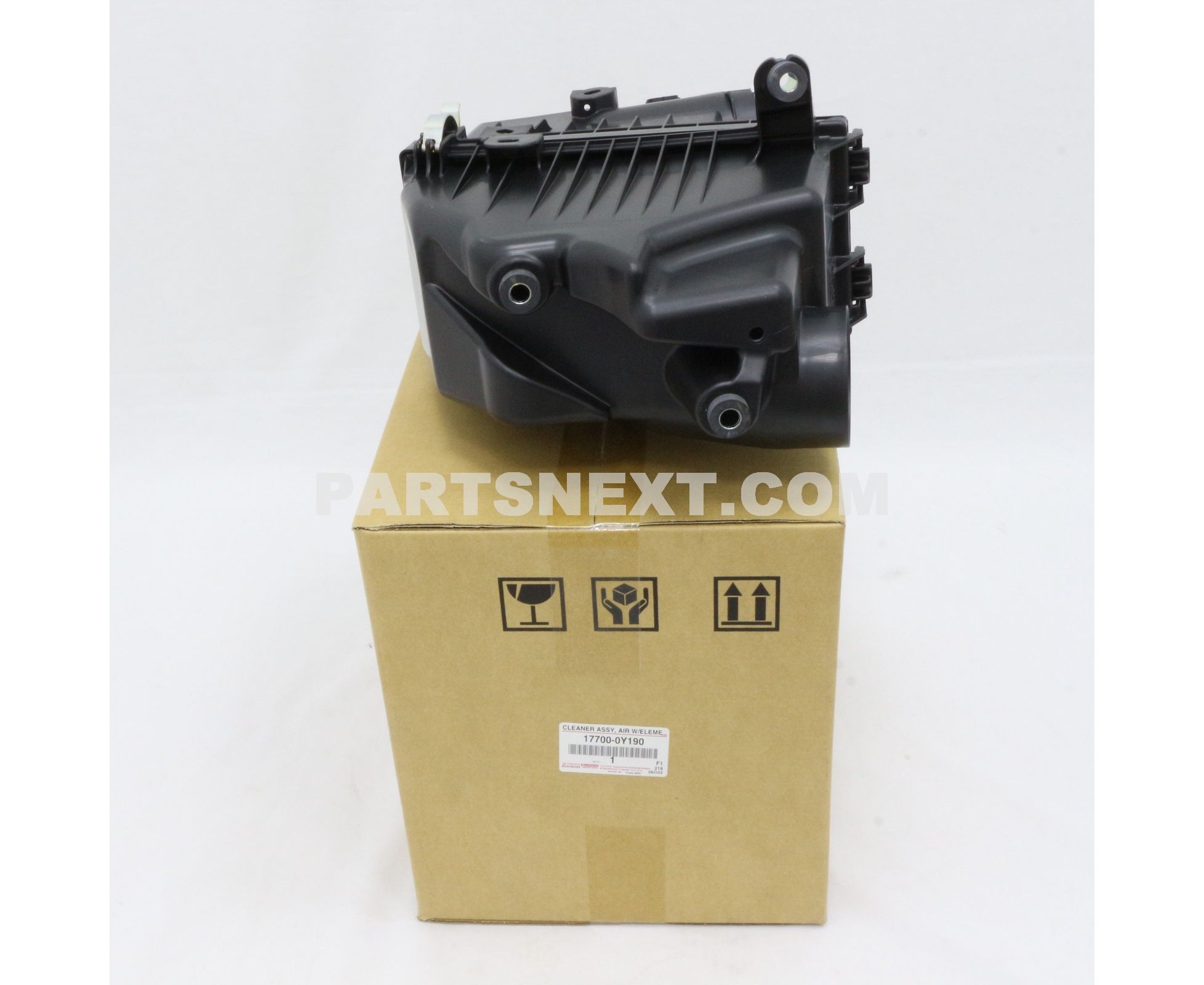 Toyota :: 17700-0Y190 CLEANER ASSY, AIR