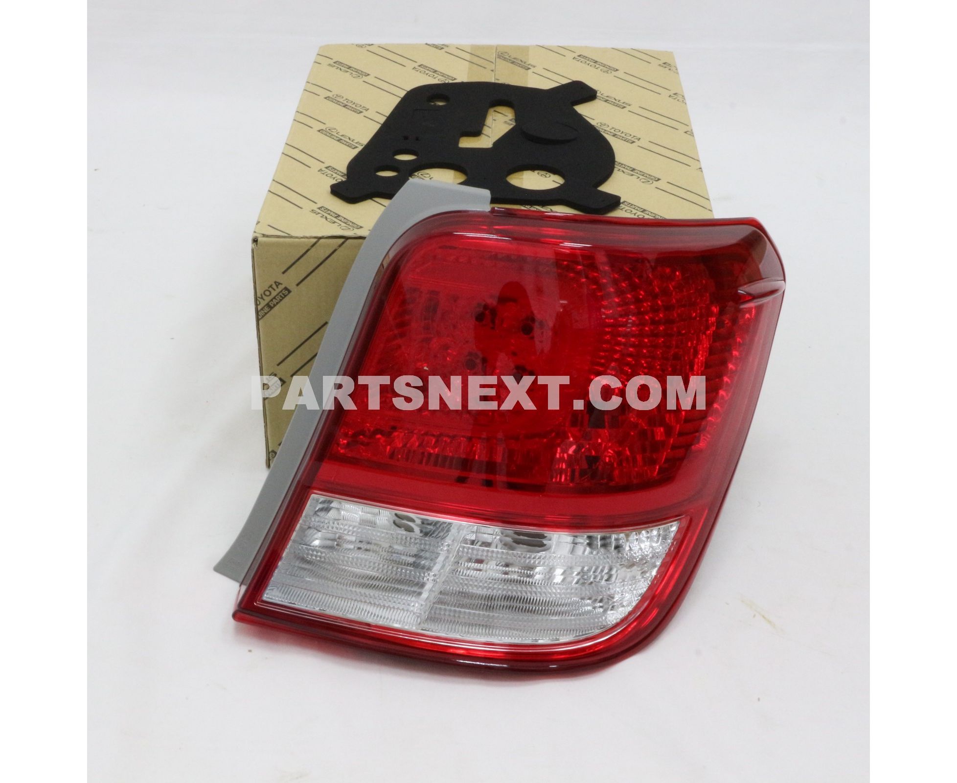 Toyota :: 81551-12C60 LENS & BODY, REAR COMBINATION LAMP, RH