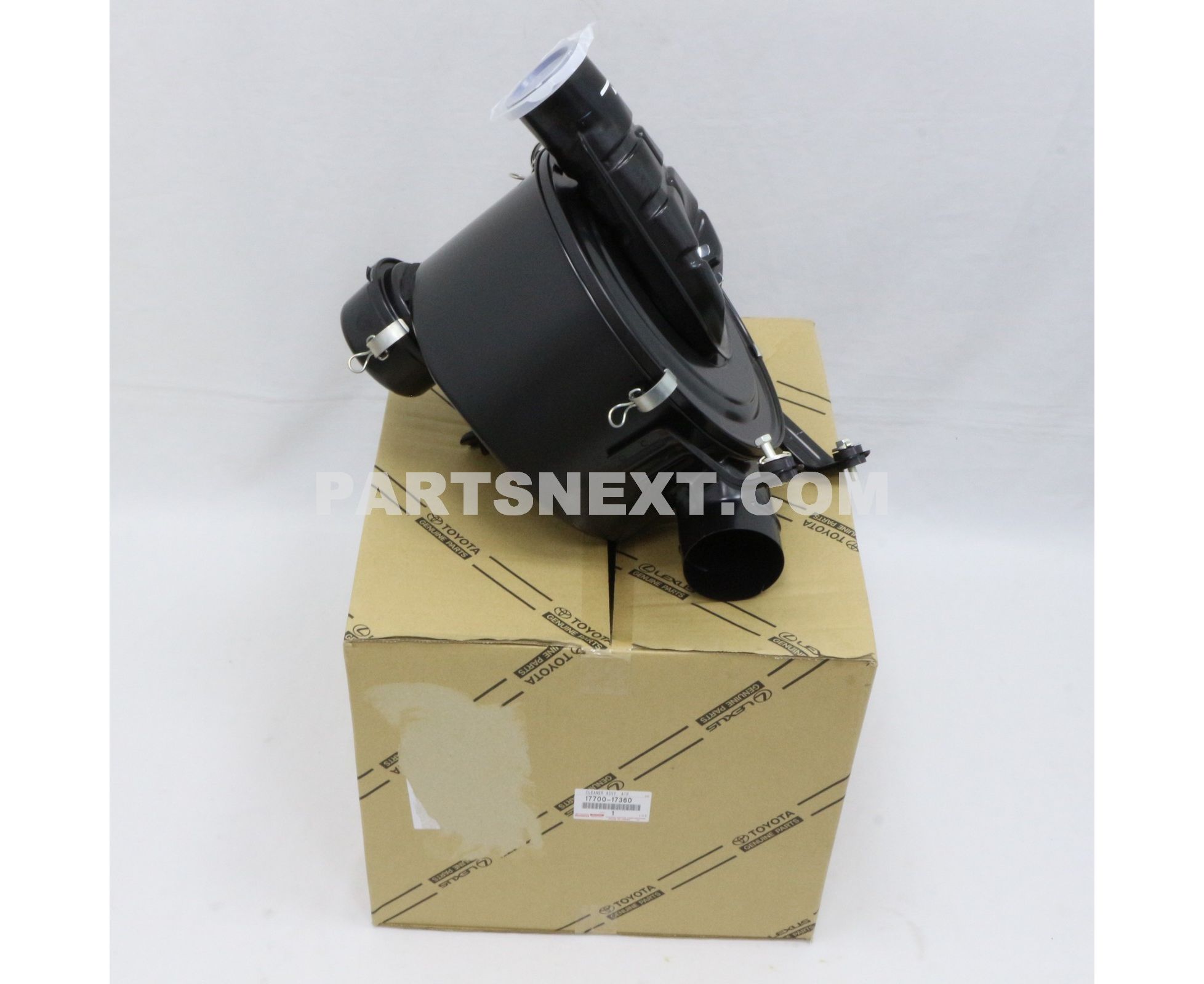 Toyota :: 17700-17360 CLEANER ASSY, AIR