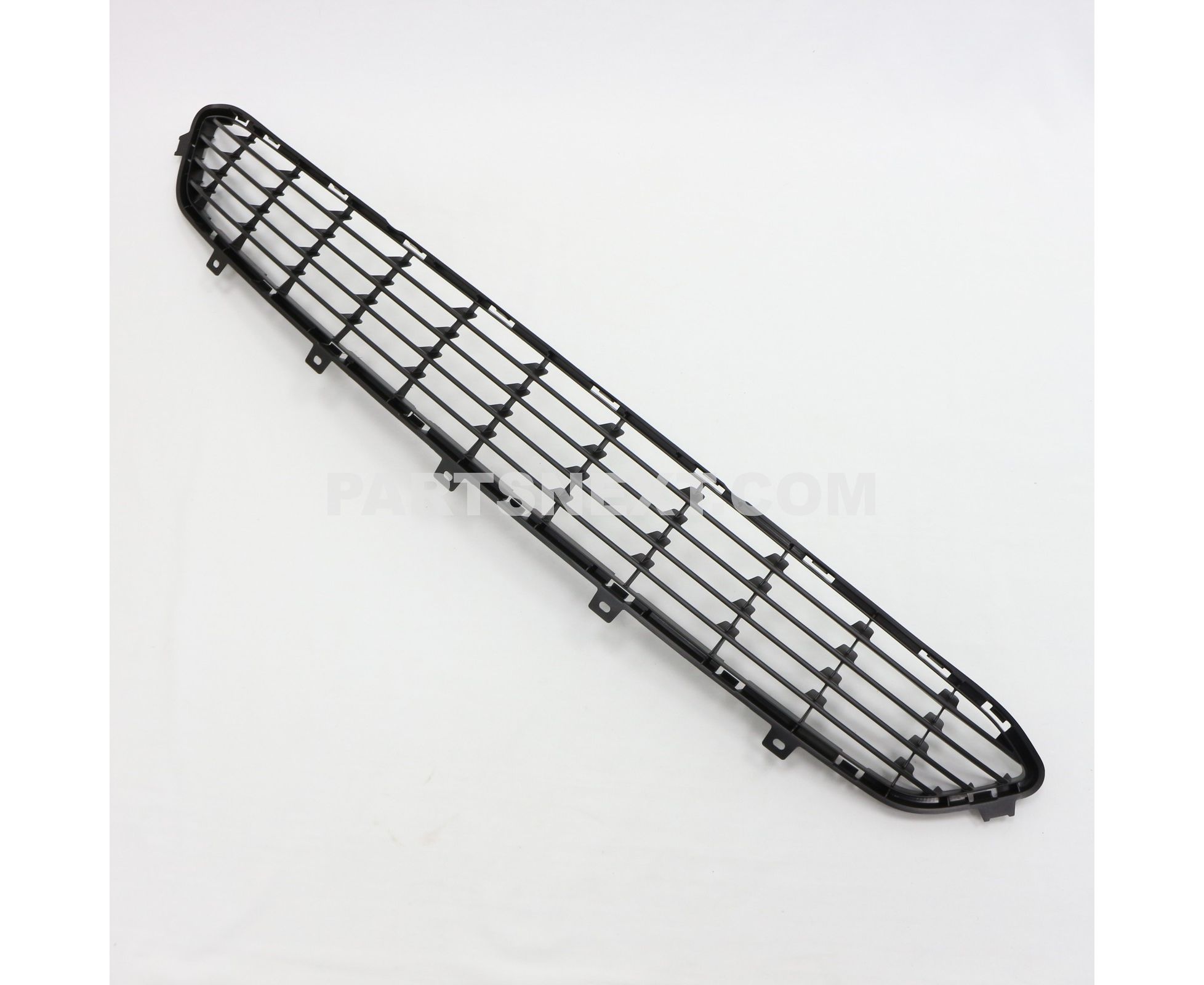 Nissan :: 62256-1LA0B GRILLE-FRONT BUMPER