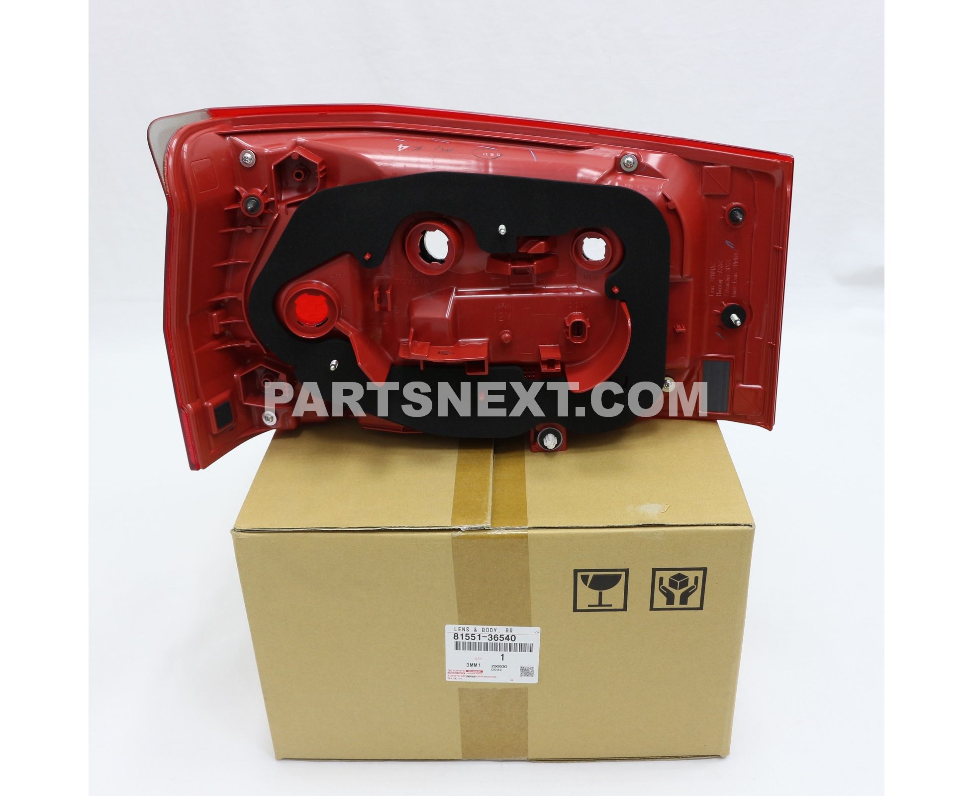 Toyota :: 81551-36540 LENS & BODY RR
