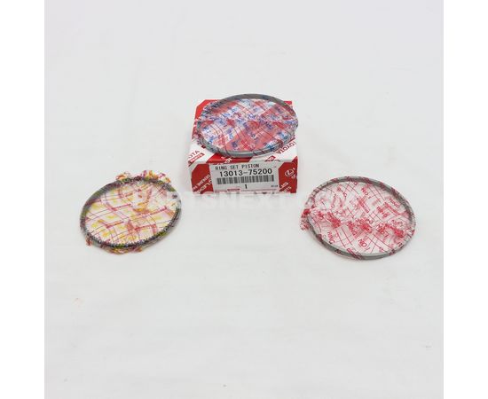 Toyota 13013-75200 RING SET PISTON OEM Original Genuine 1301375200